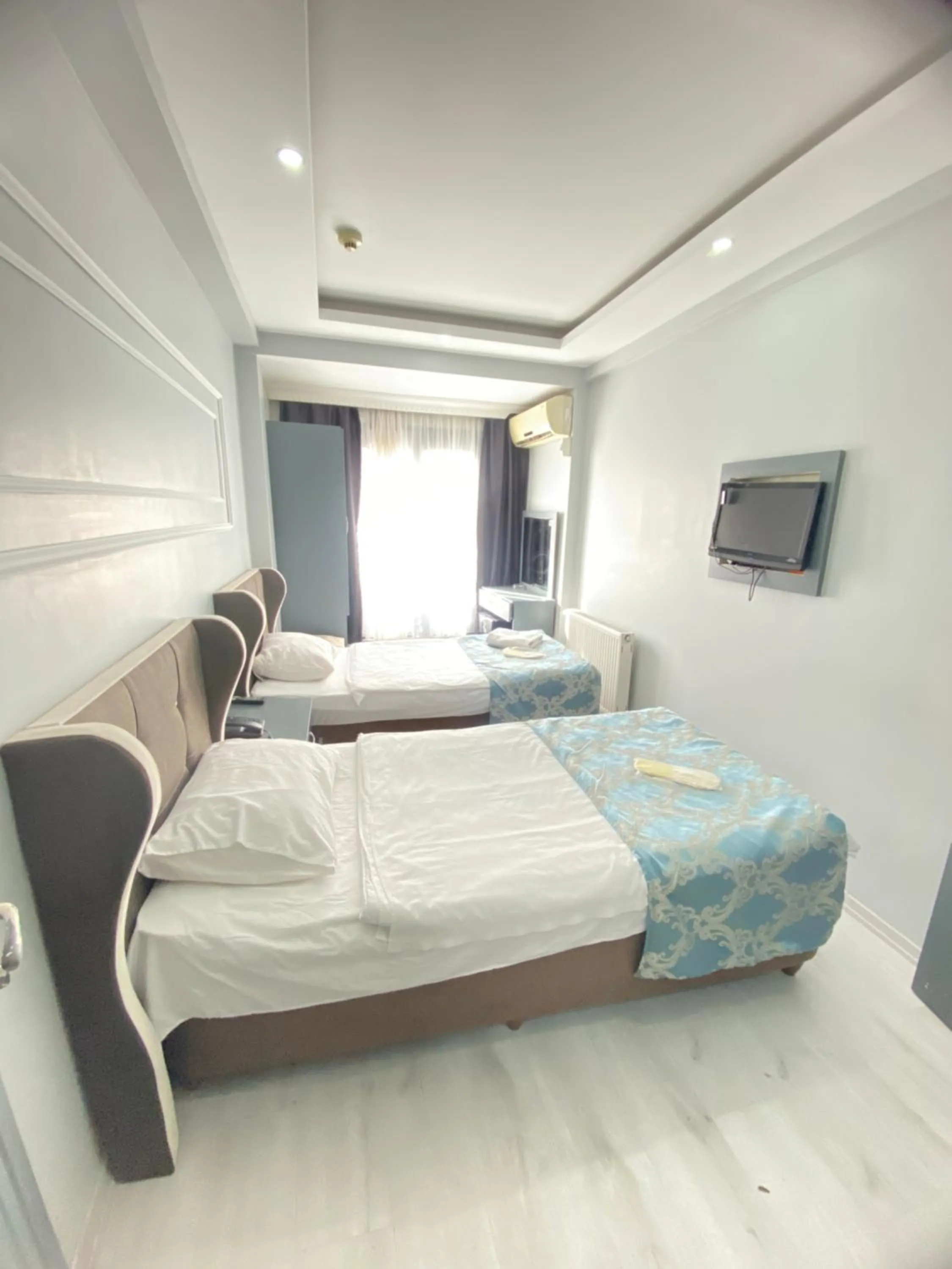 Photo of the whole room, Bed in Abam Hotel