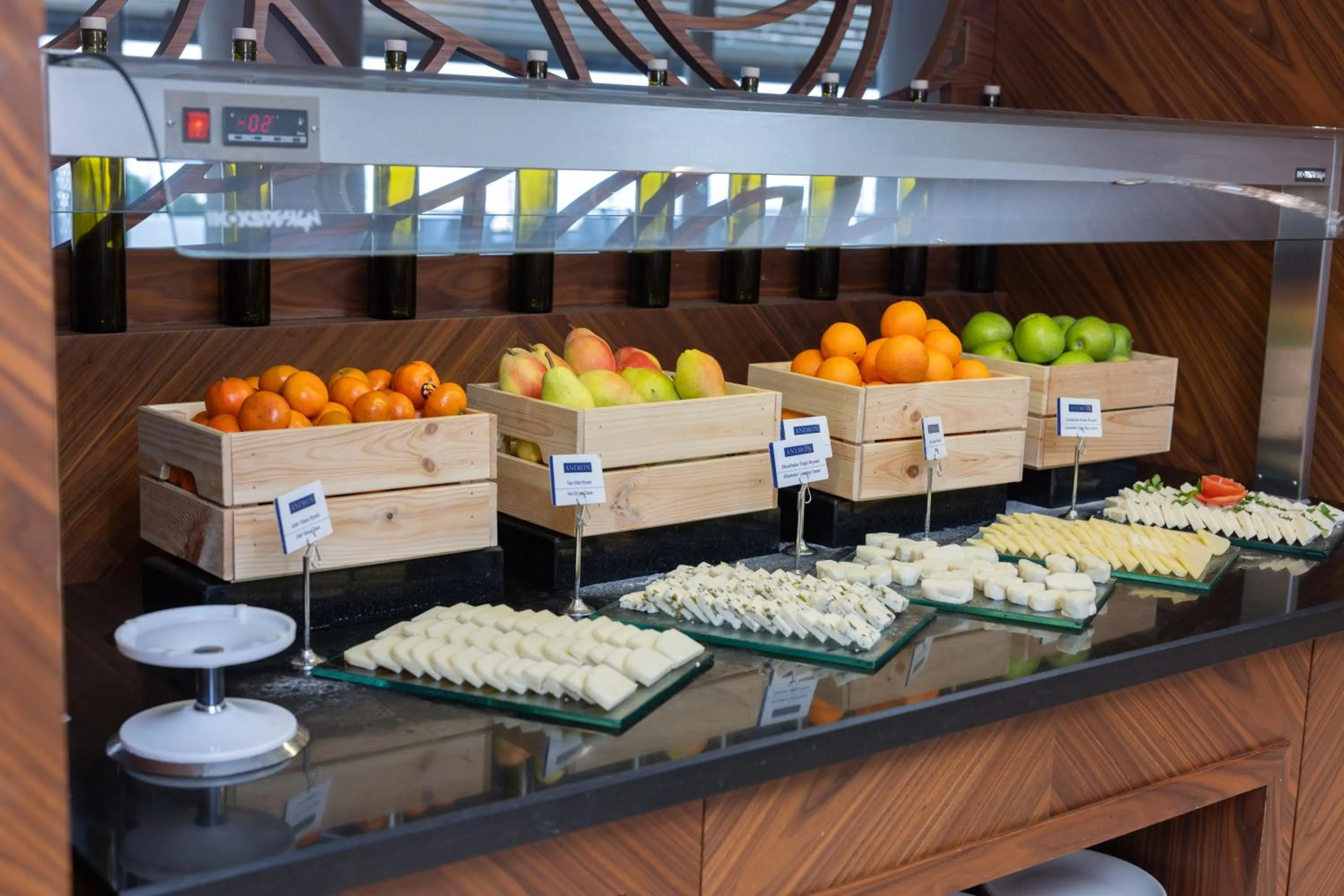 Buffet breakfast in Anemon Bursa Otel