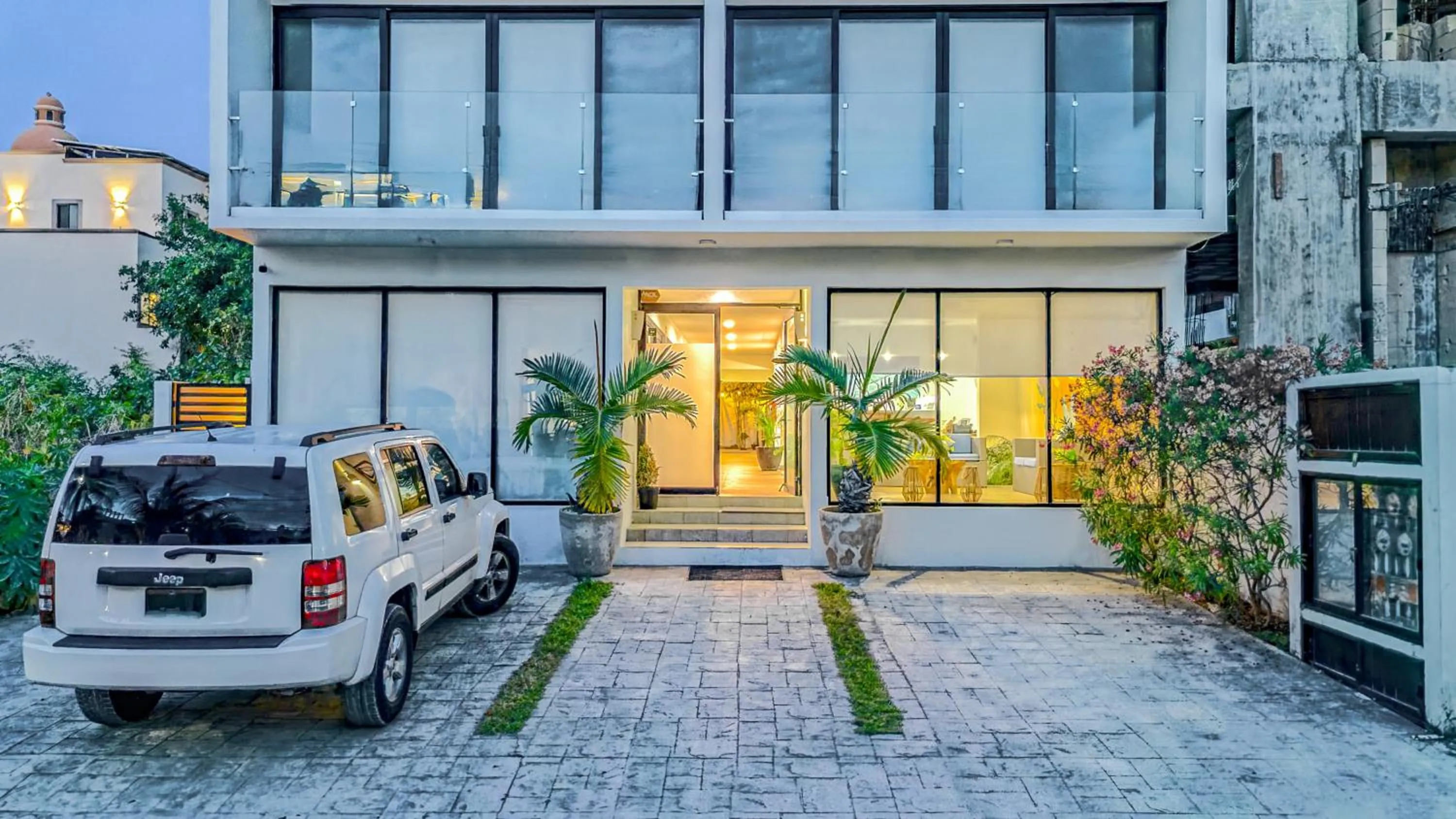 Property building in Vela's Condos Ocean Front