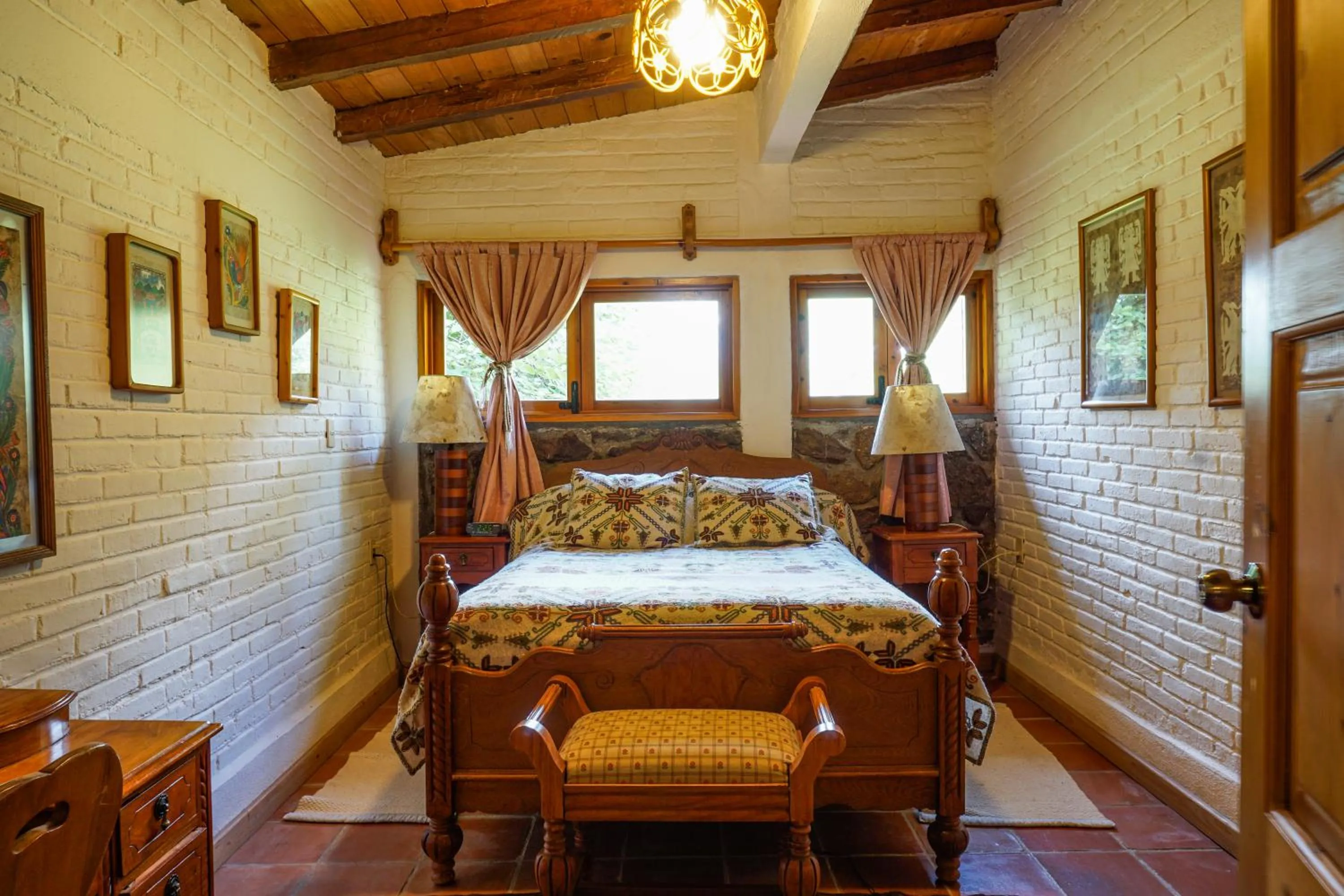 locker, Bed in Hotel Rancho San Cayetano