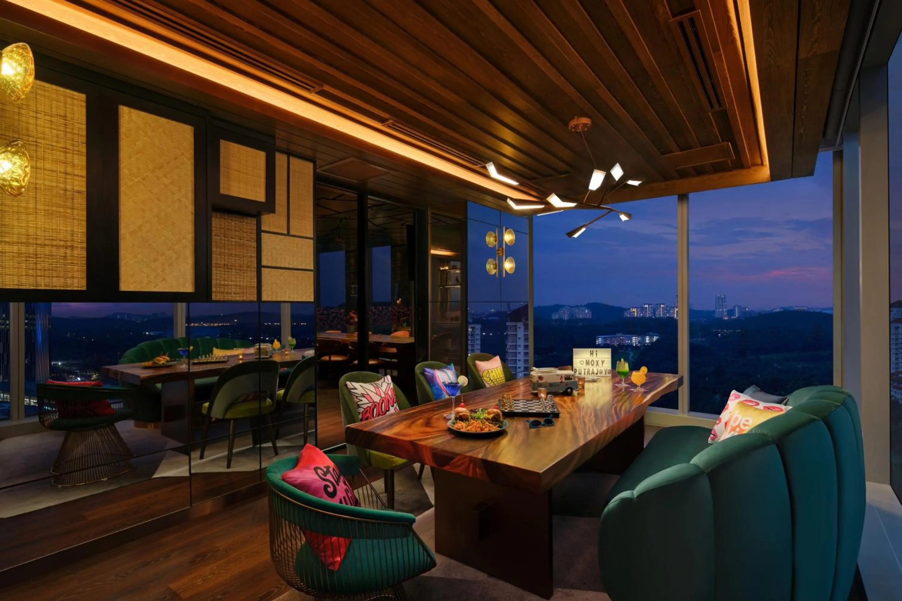 Restaurant/places to eat in Moxy Putrajaya