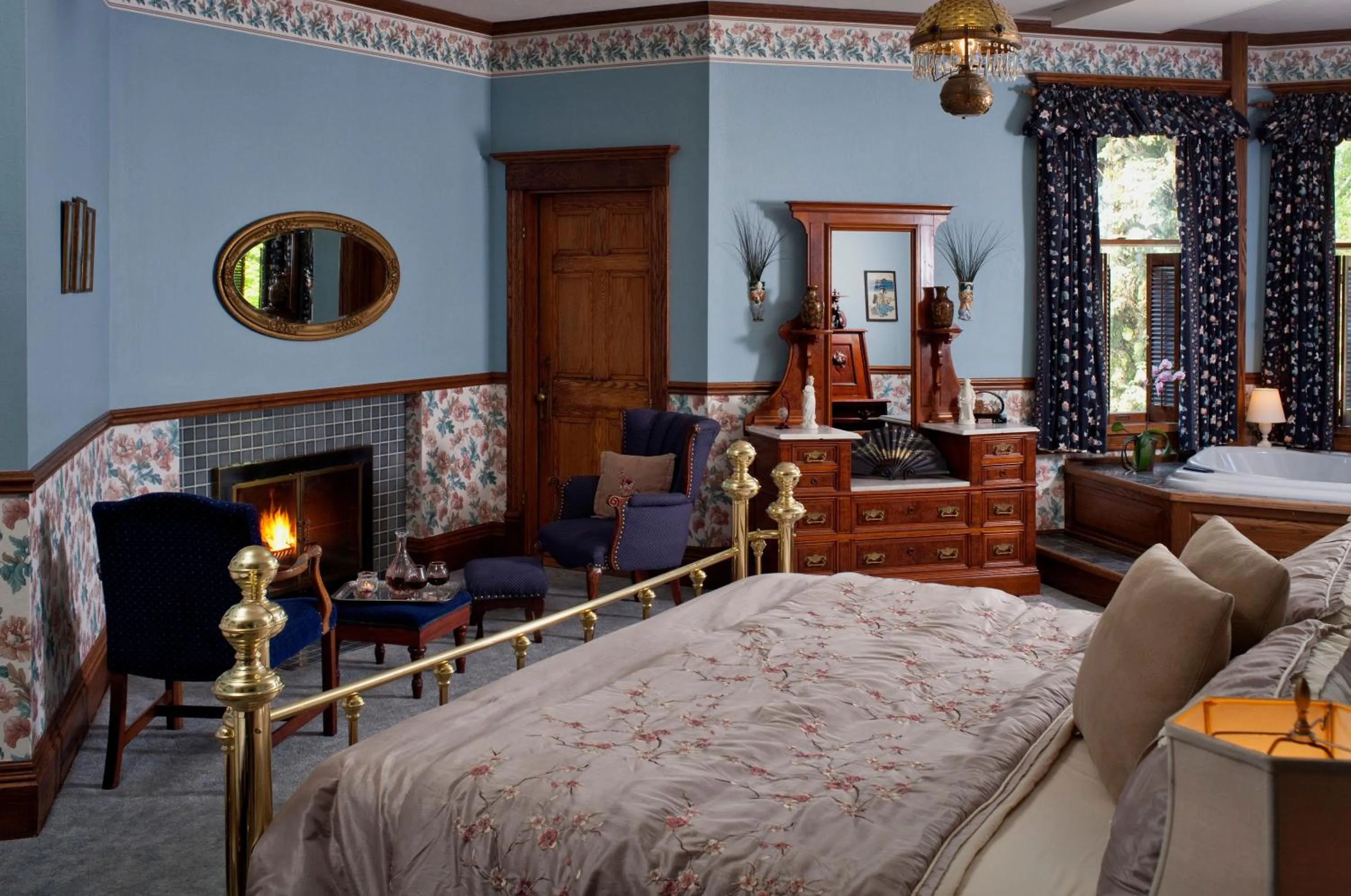 Bedroom in Old Rittenhouse Inn