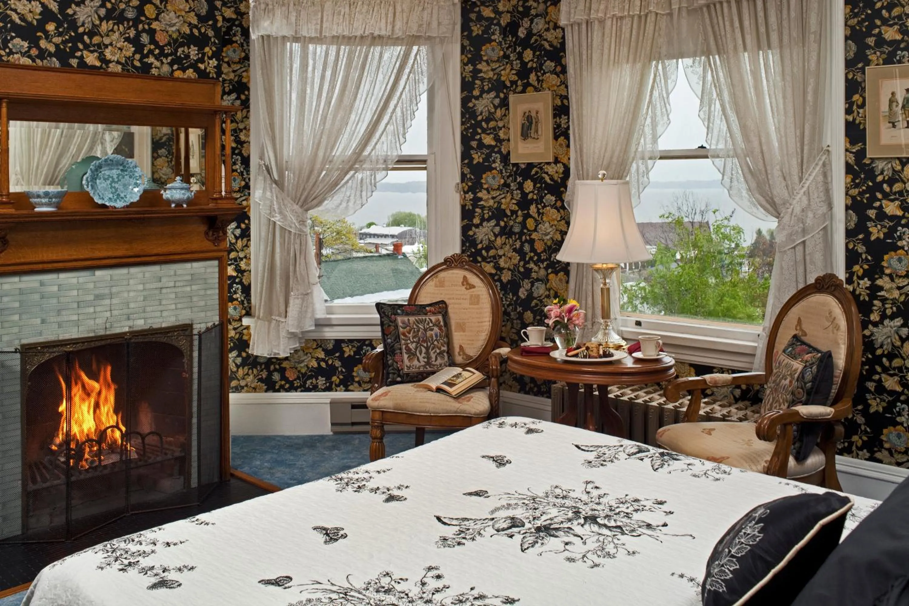 Bedroom in Old Rittenhouse Inn