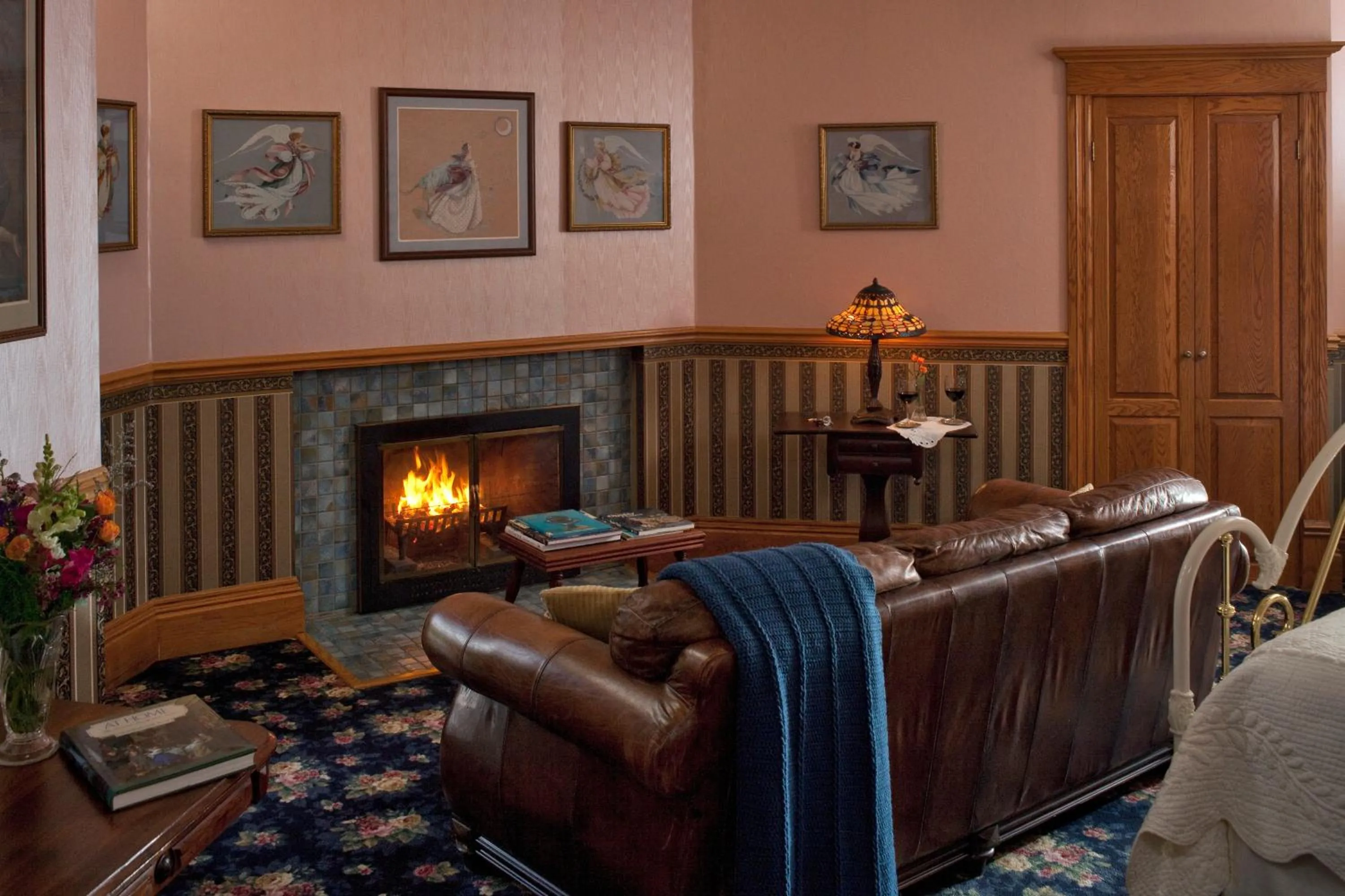 Bedroom in Old Rittenhouse Inn