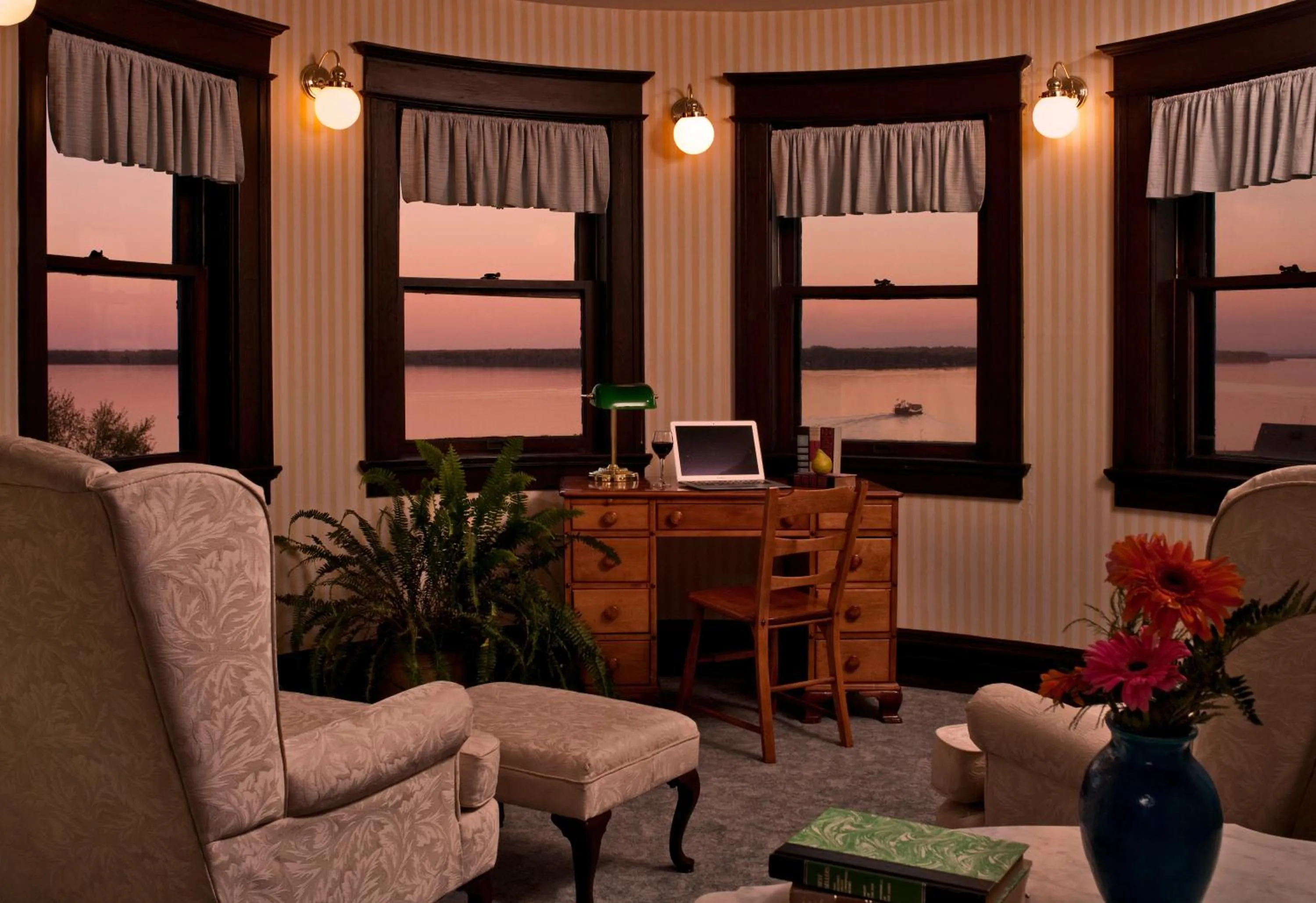 Lake view in Old Rittenhouse Inn