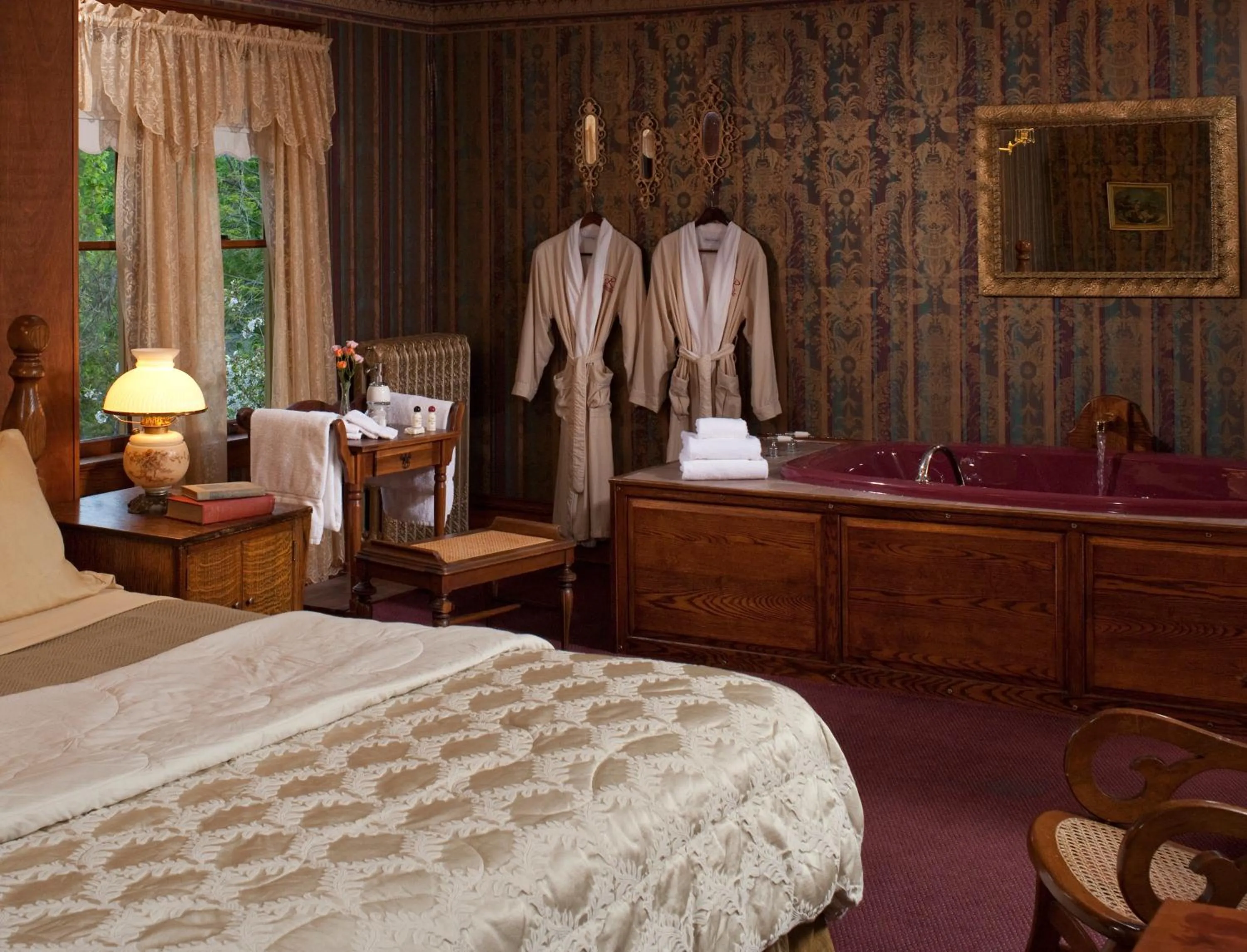 Bedroom in Old Rittenhouse Inn