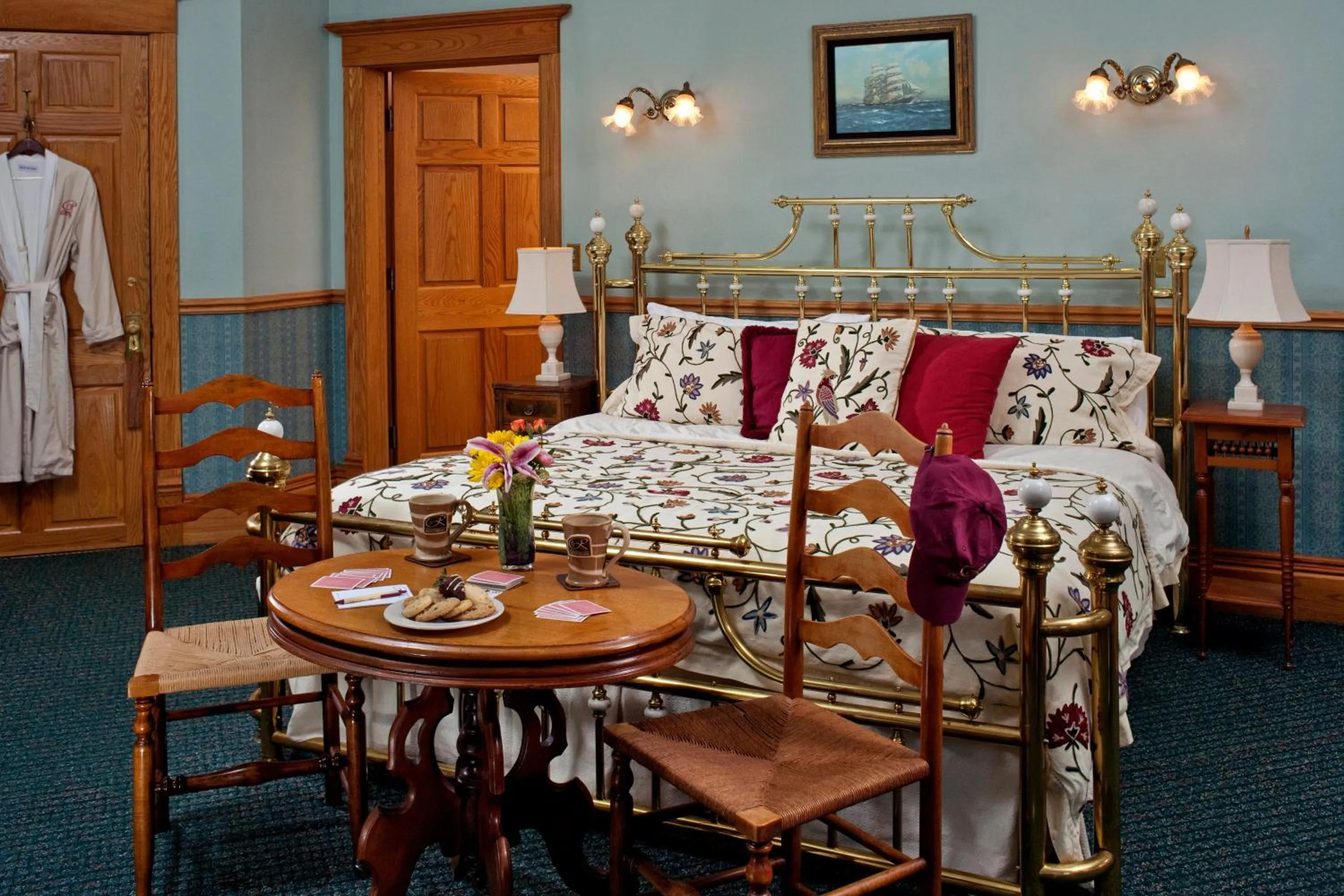 Bedroom in Old Rittenhouse Inn