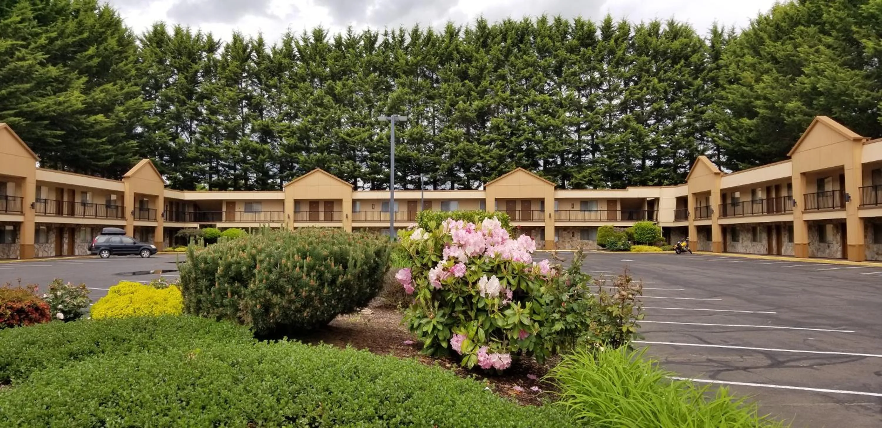 Property building in McMinnville Inn