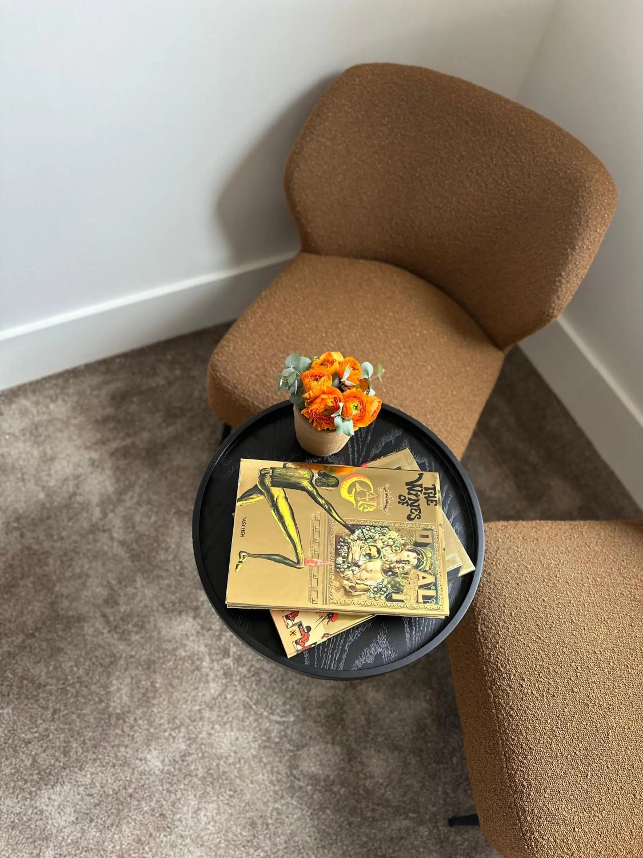 Decorative detail in Dali Hôtel Montauban