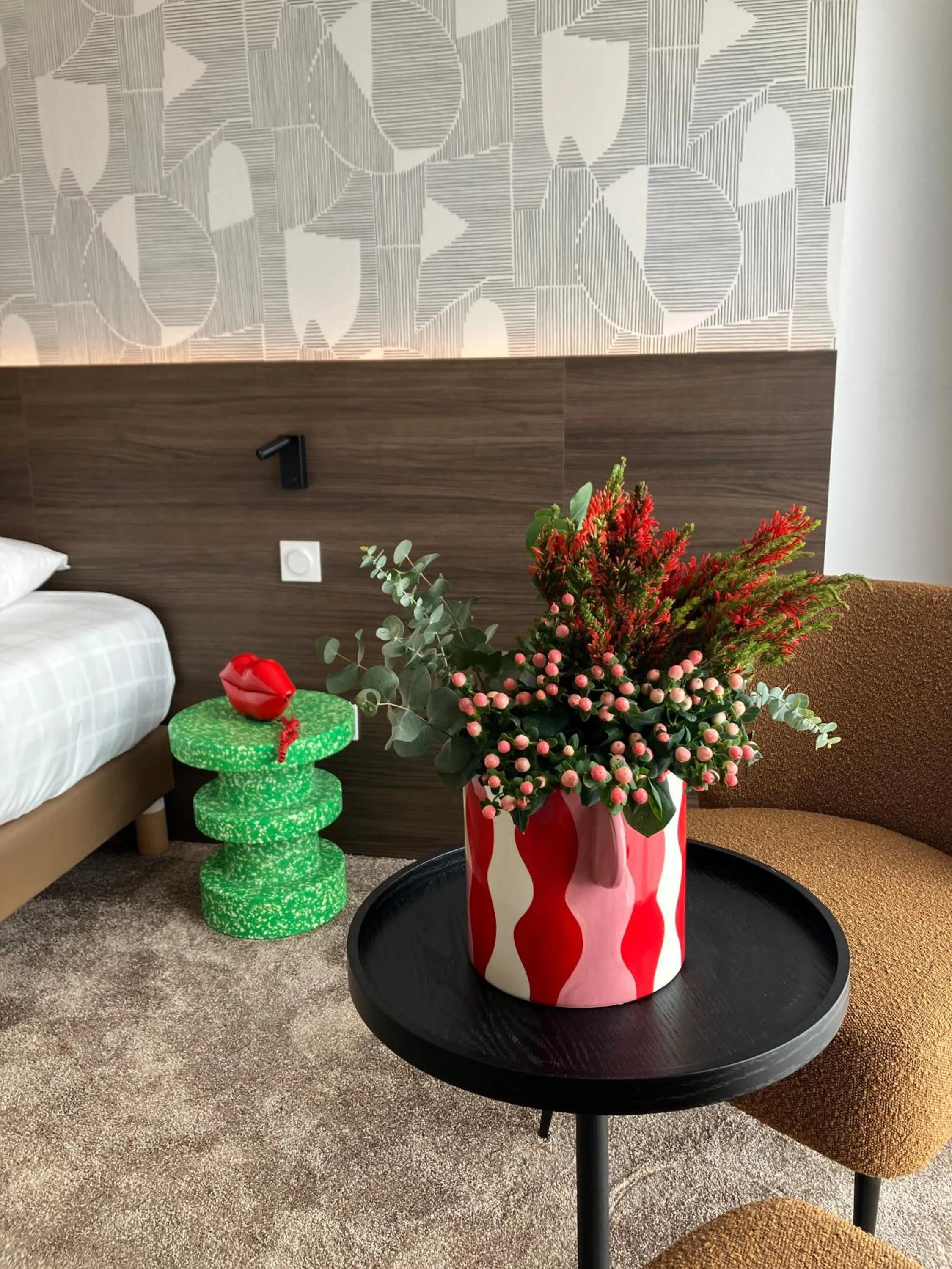 Decorative detail in Dali Hôtel Montauban