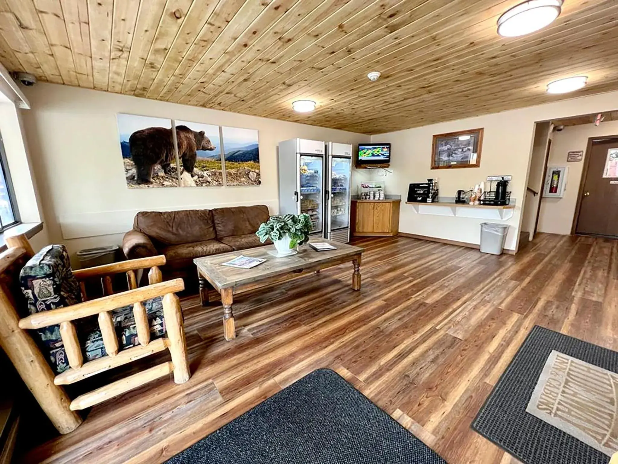 Lobby or reception in Beartooth Hideaway Inn & Cabins Lobby or reception in Beartooth Hideaway Inn & Cabins