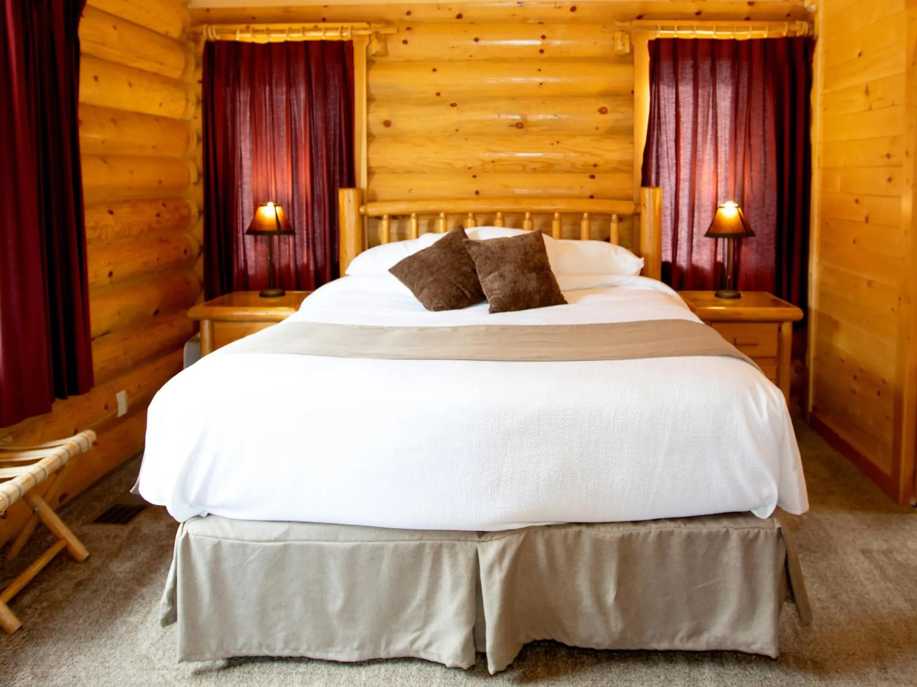 Bedroom, Bed in Beartooth Hideaway Inn & Cabins Bedroom, Bed in Beartooth Hideaway Inn & Cabins