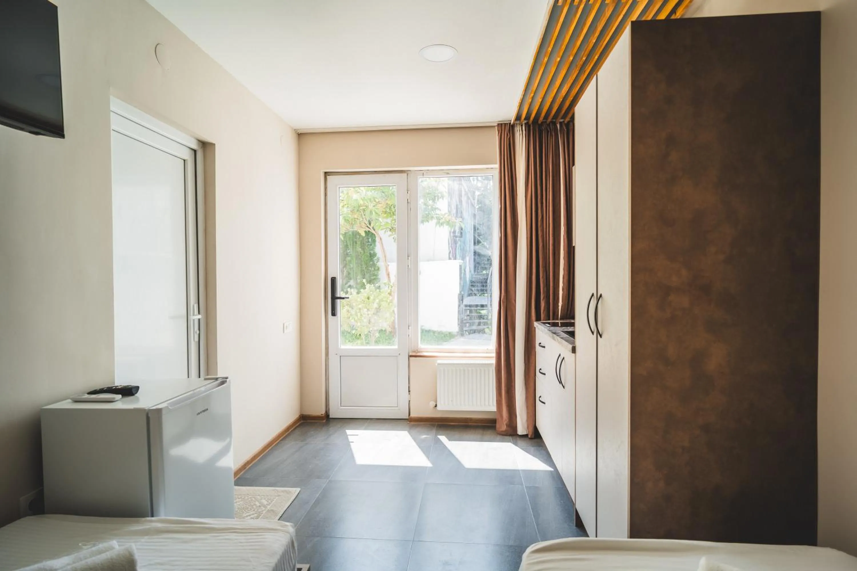 Superior Twin Room with Garden View - single occupancy in White House