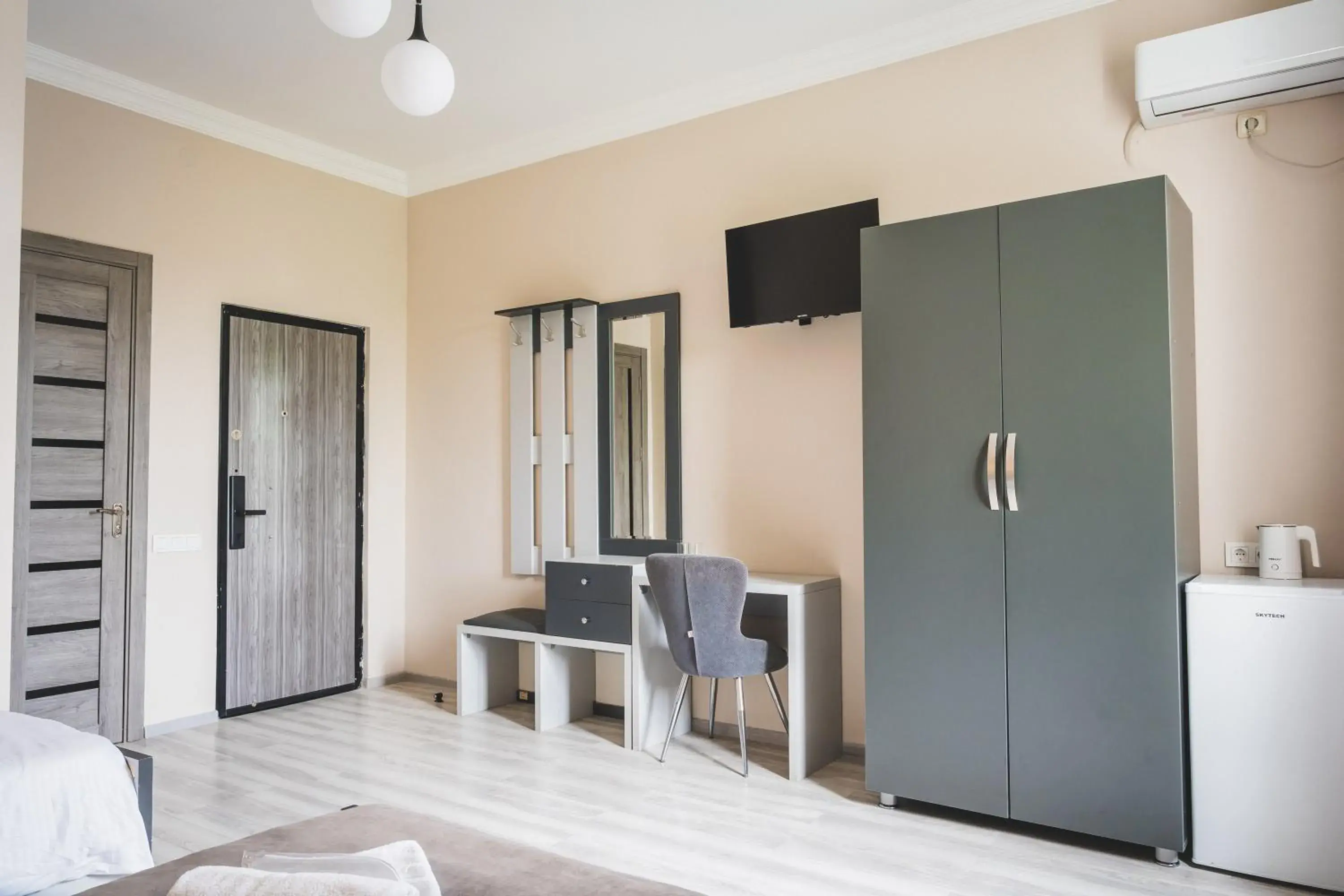 Triple Room - single occupancy in White House Triple Room - single occupancy in White House