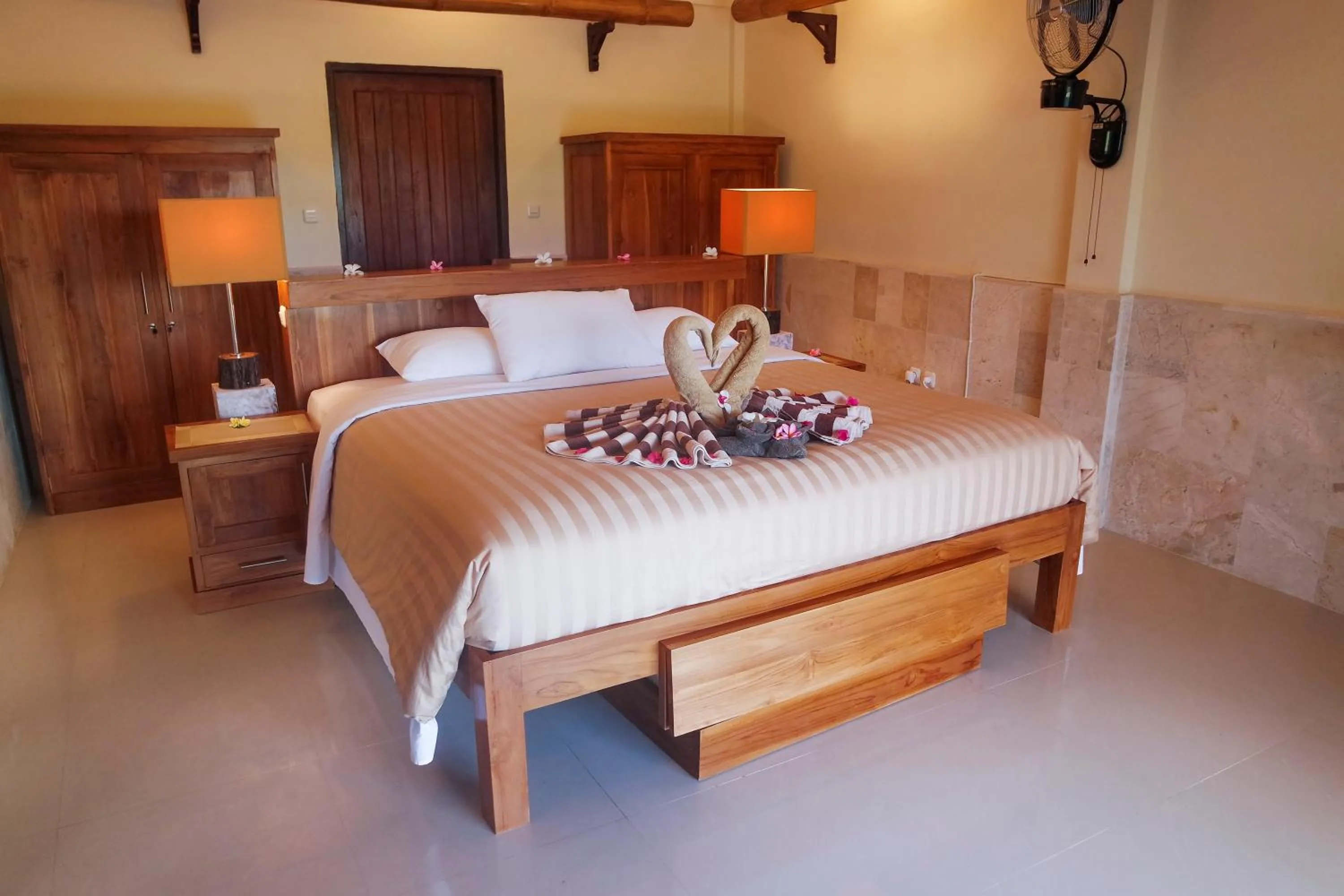 Bed in Rinjani Lodge