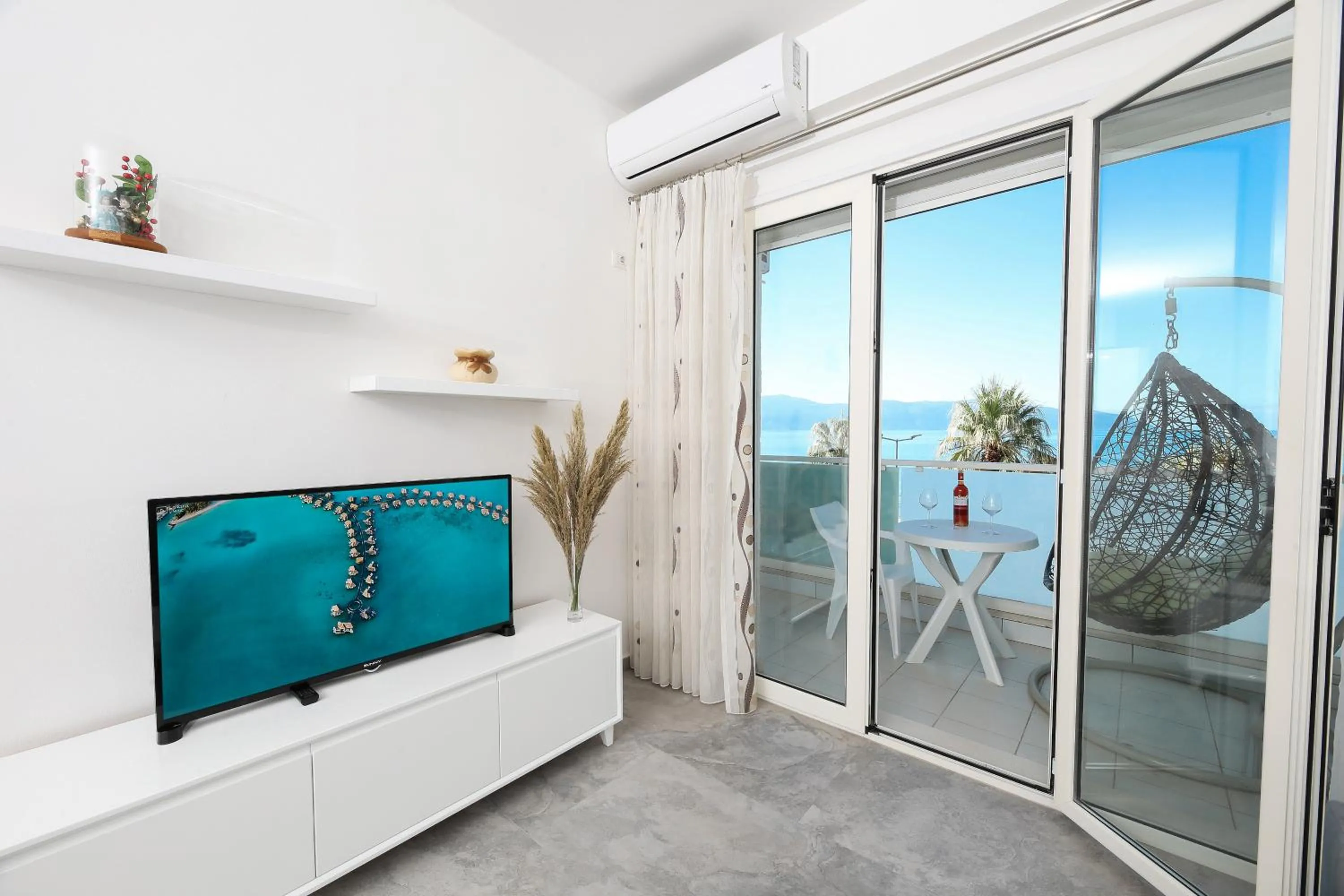 Apartment with Sea View in Jimi Apartments