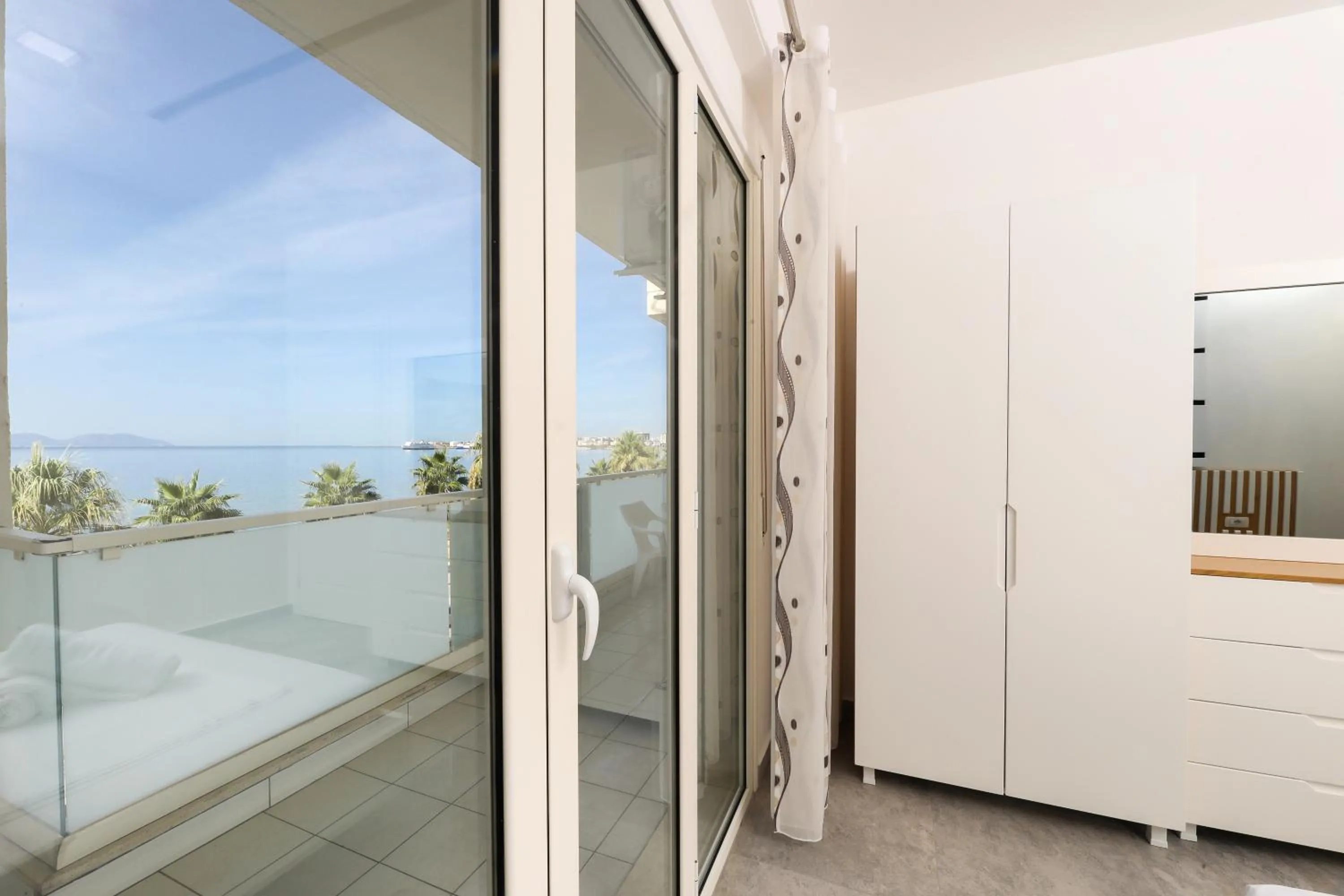 Apartment with Sea View in Jimi Apartments