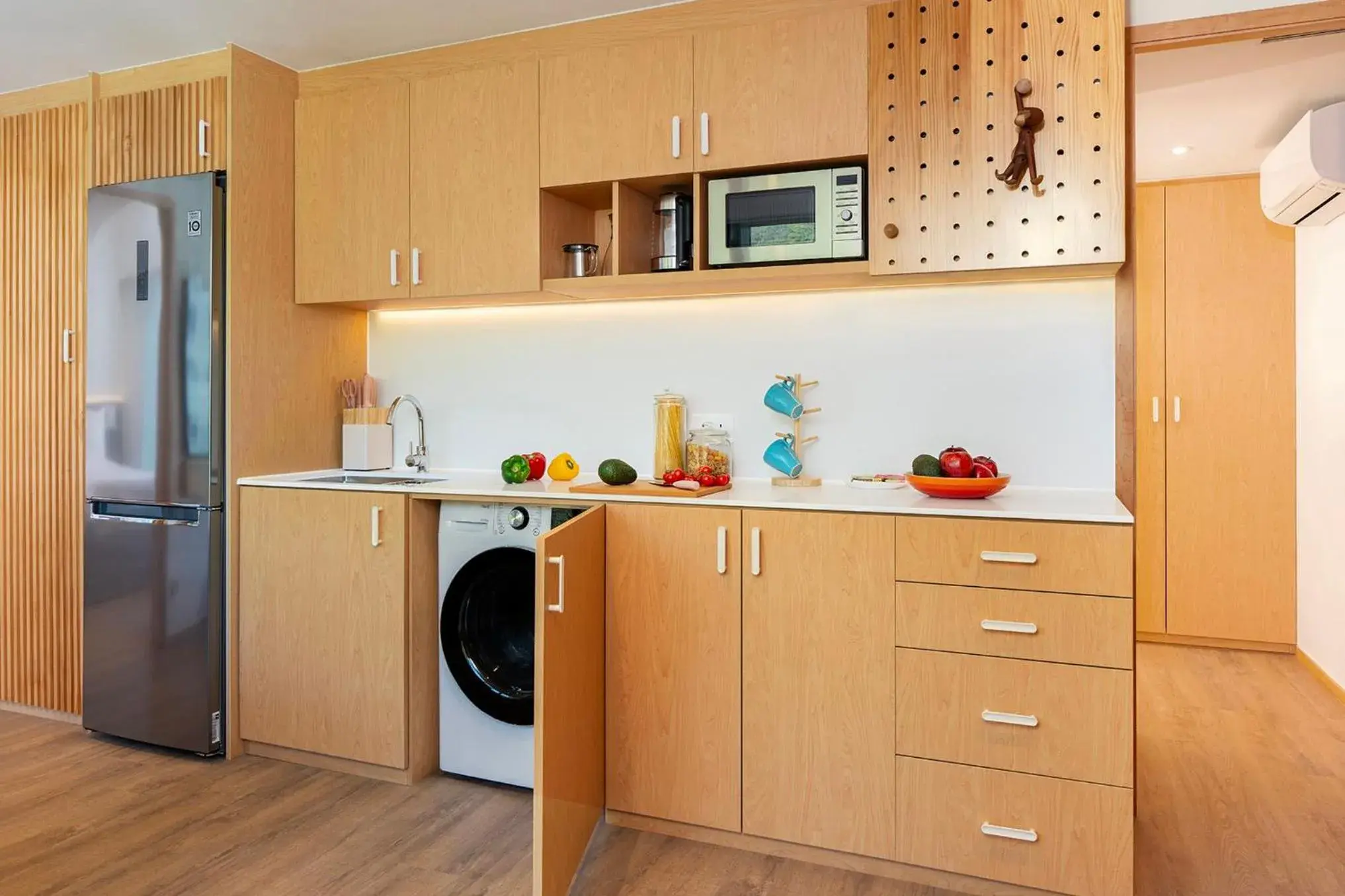 Property building in Shama Hub Metro South Hong Kong Property building in Shama Hub Metro South Hong Kong
