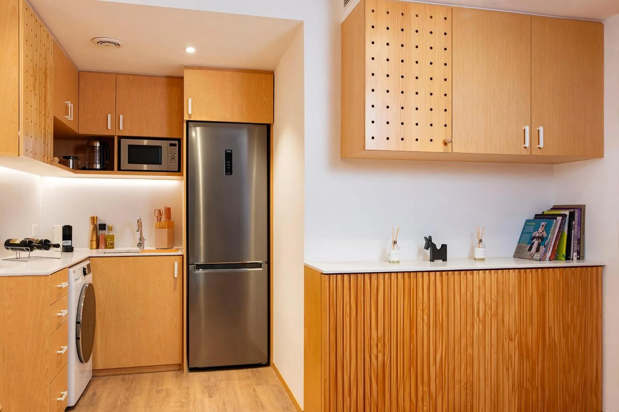 Property building in Shama Hub Metro South Hong Kong