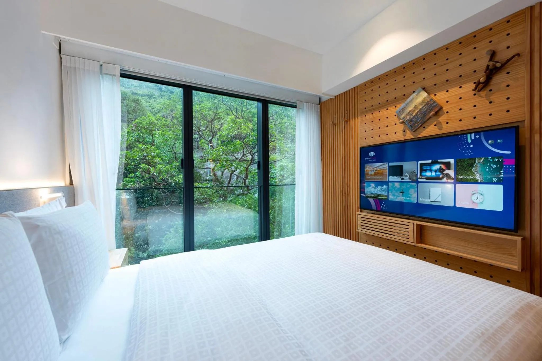 Photo of the whole room, Bed in Shama Hub Metro South Hong Kong