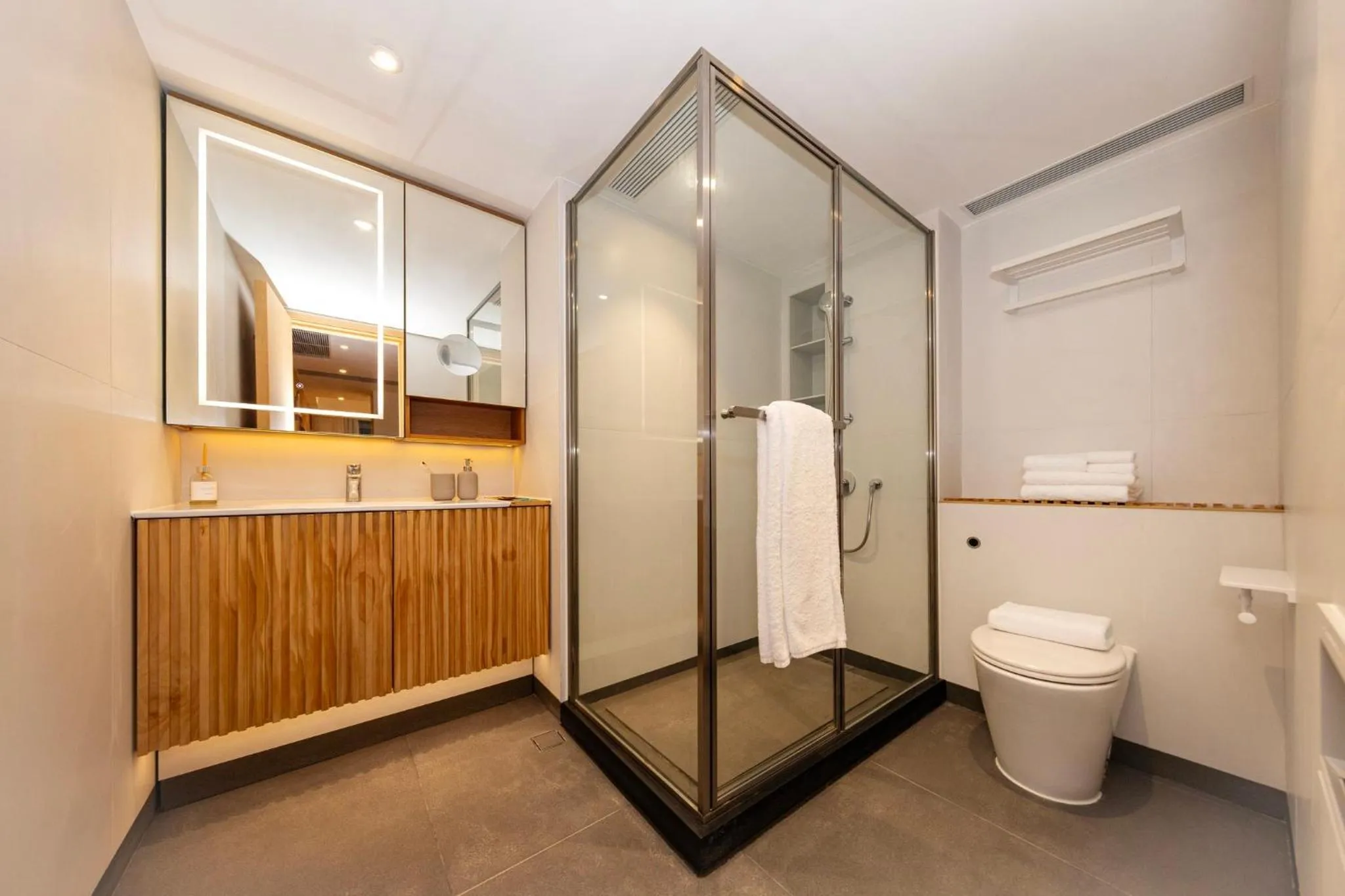 Photo of the whole room in Shama Hub Metro South Hong Kong