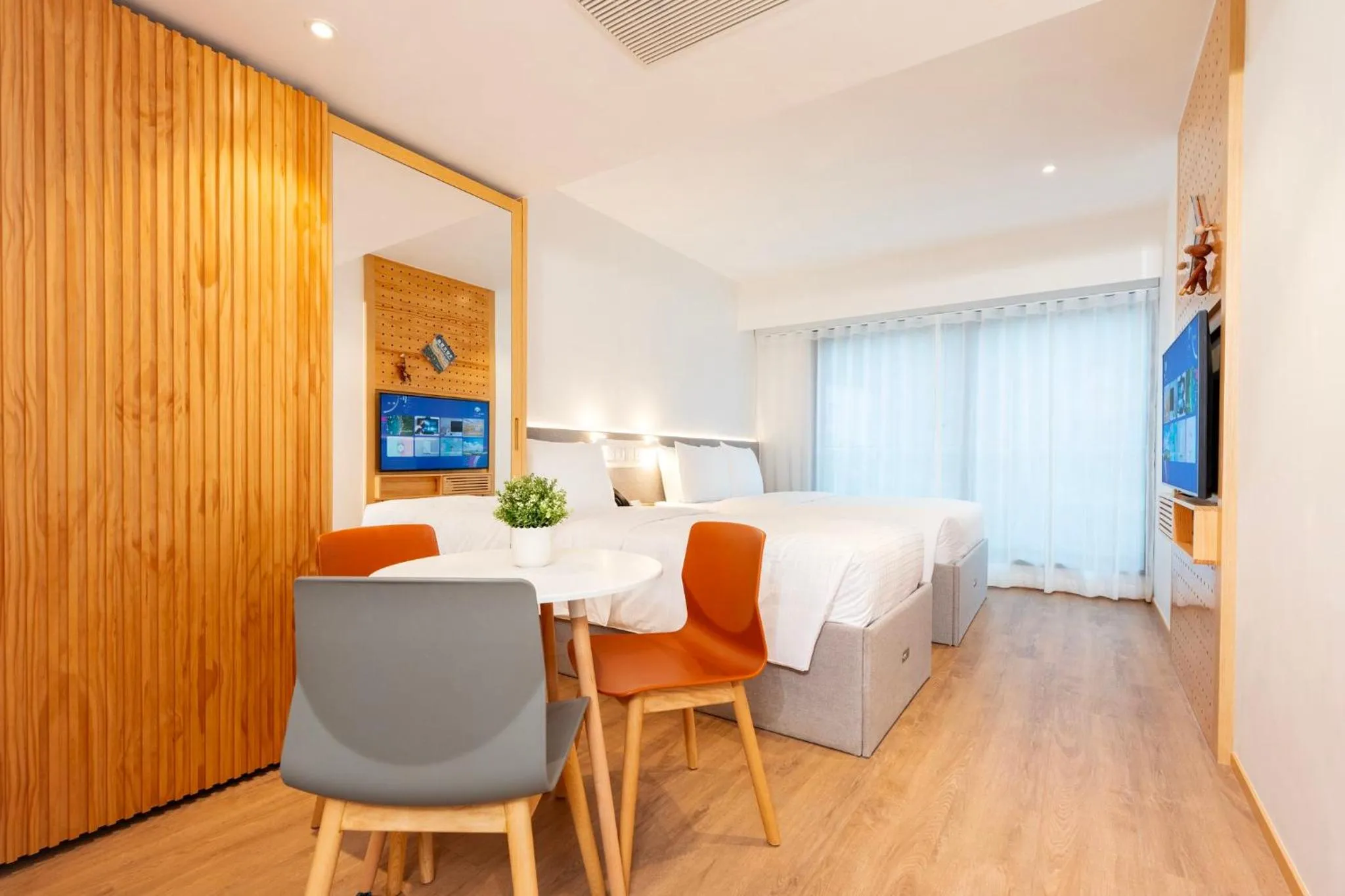 Photo of the whole room, Bed in Shama Hub Metro South Hong Kong