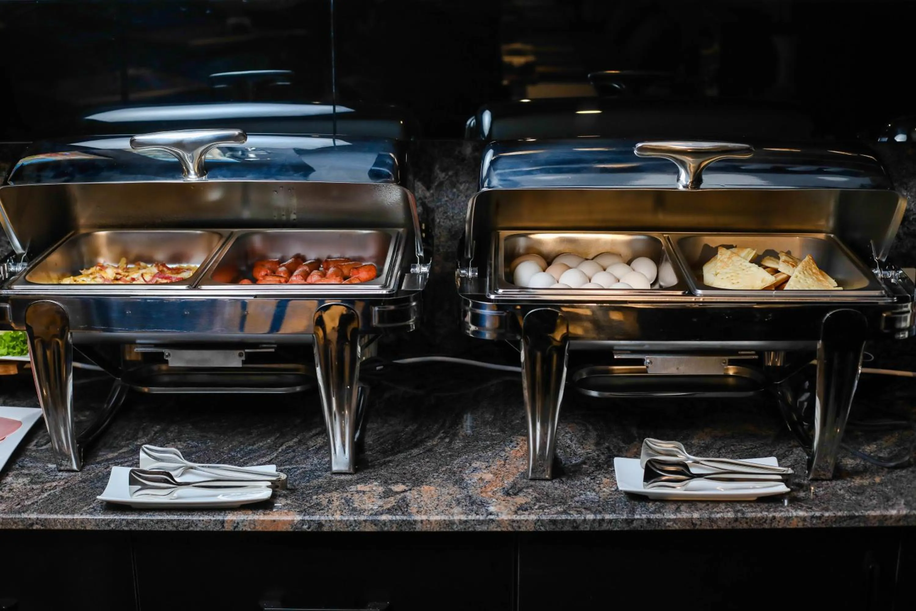 Restaurant/places to eat in Arium Hotel Baku