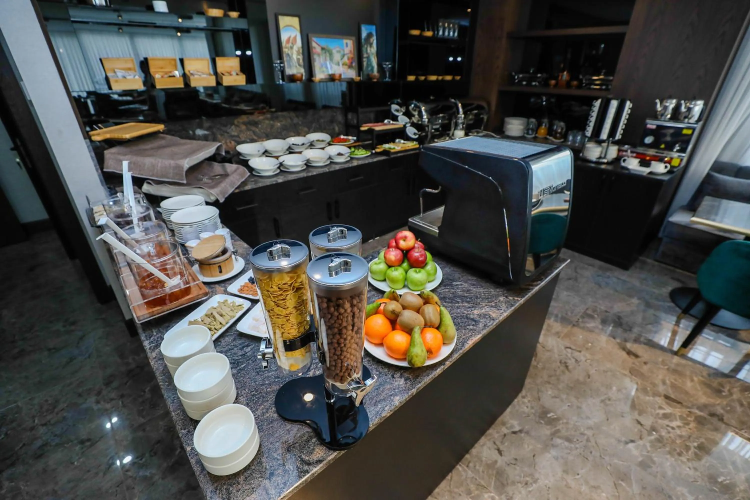 Restaurant/places to eat in Arium Hotel Baku