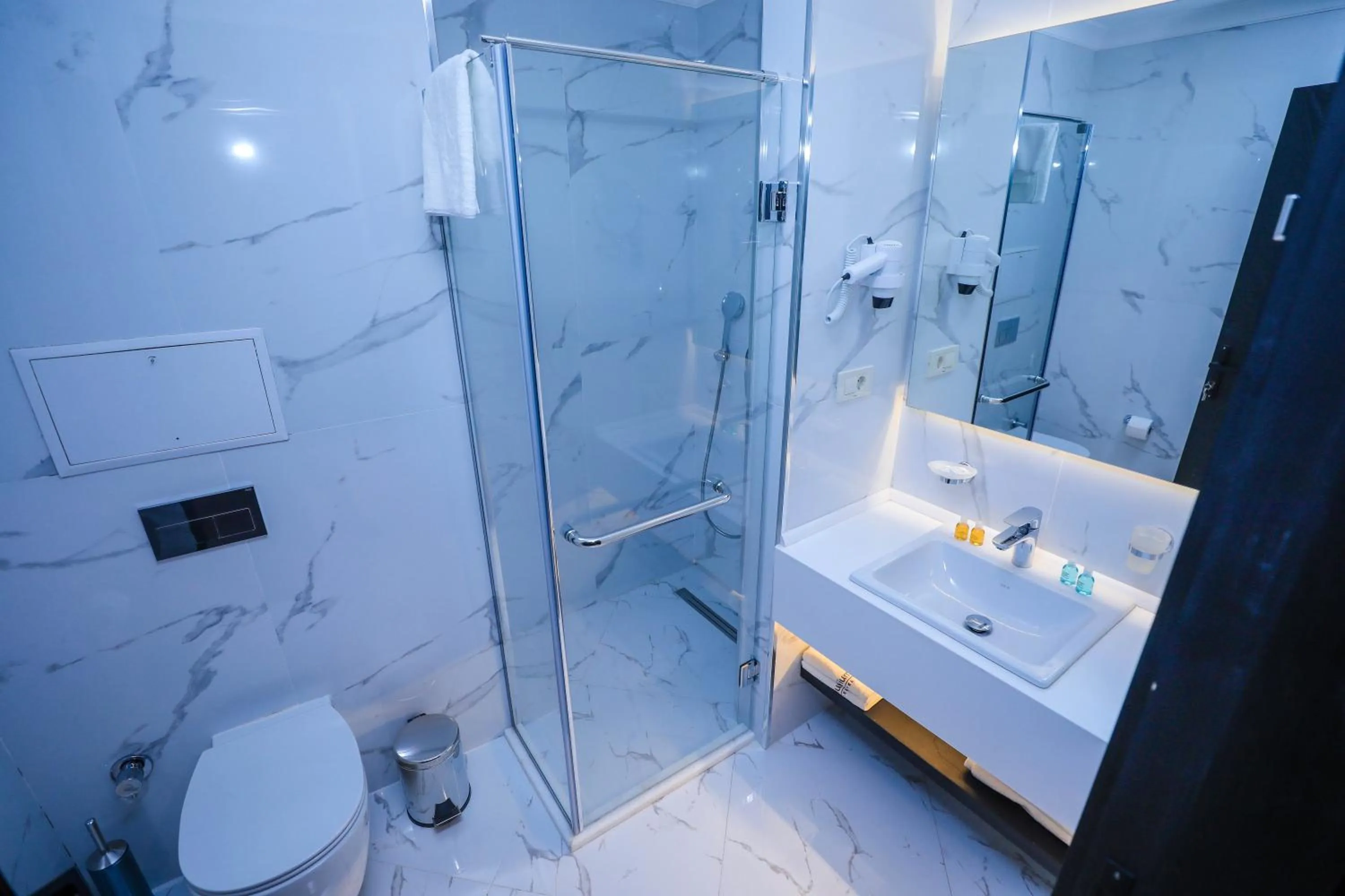 Shower in Arium Hotel Baku