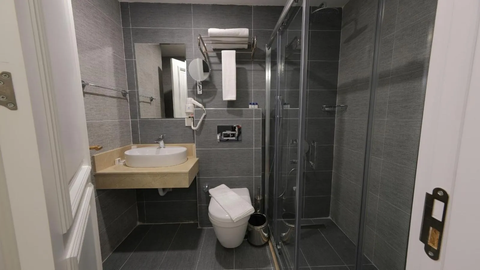 Bathroom in Mai İnci Otel