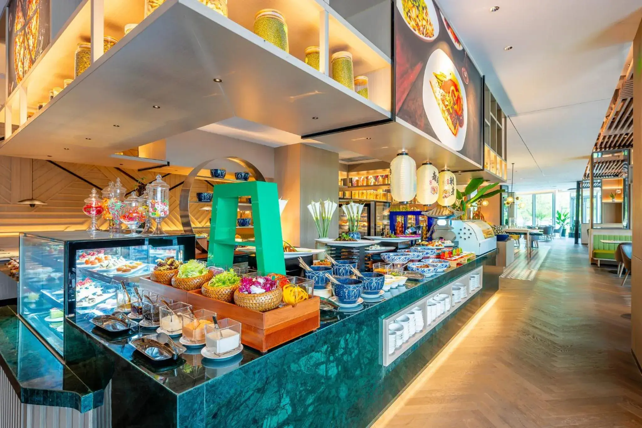 Restaurant/places to eat in Holiday Inn Chongqing Data Valley by IHG Restaurant/places to eat in Holiday Inn Chongqing Data Valley by IHG