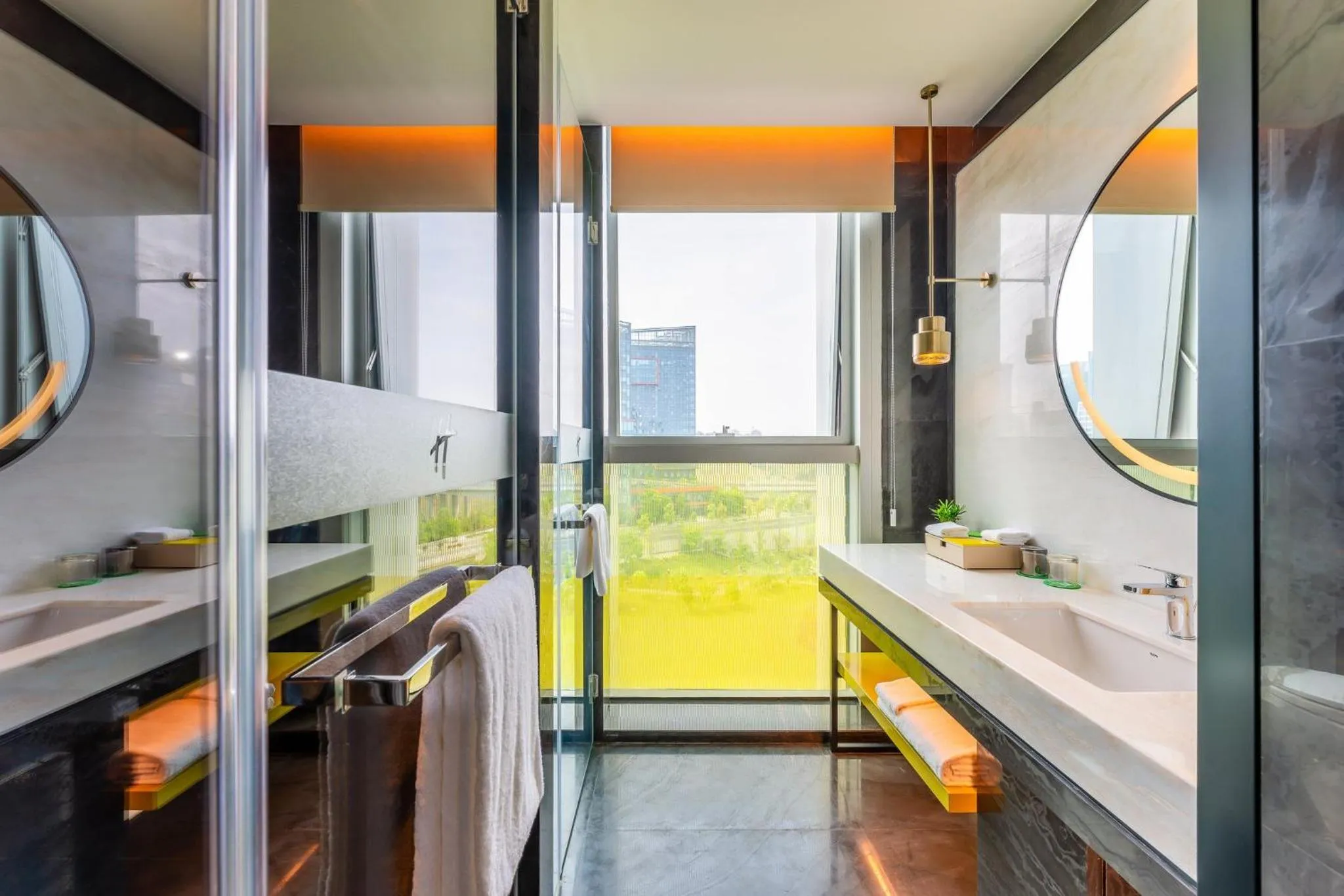 Photo of the whole room, Bed in Holiday Inn Chongqing Data Valley by IHG