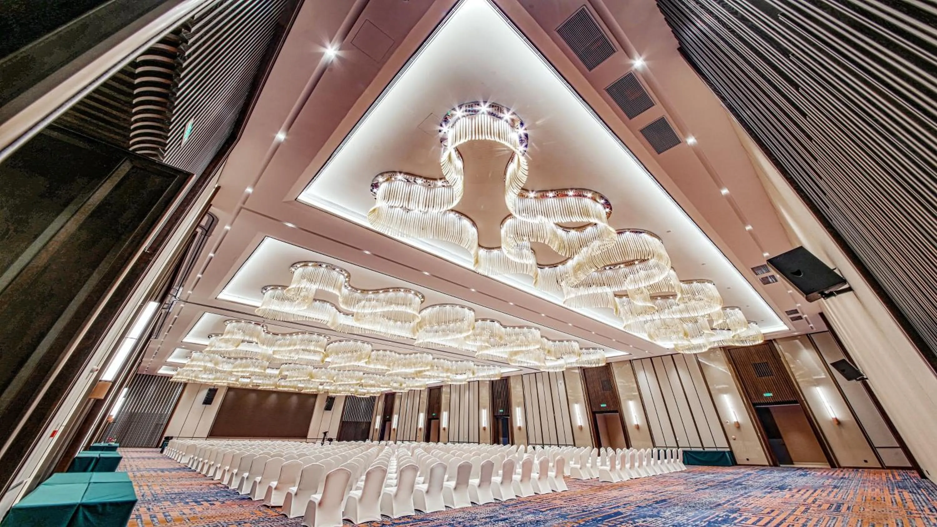 Meeting/conference room in Crowne Plaza Chengdu Wuhou by IHG