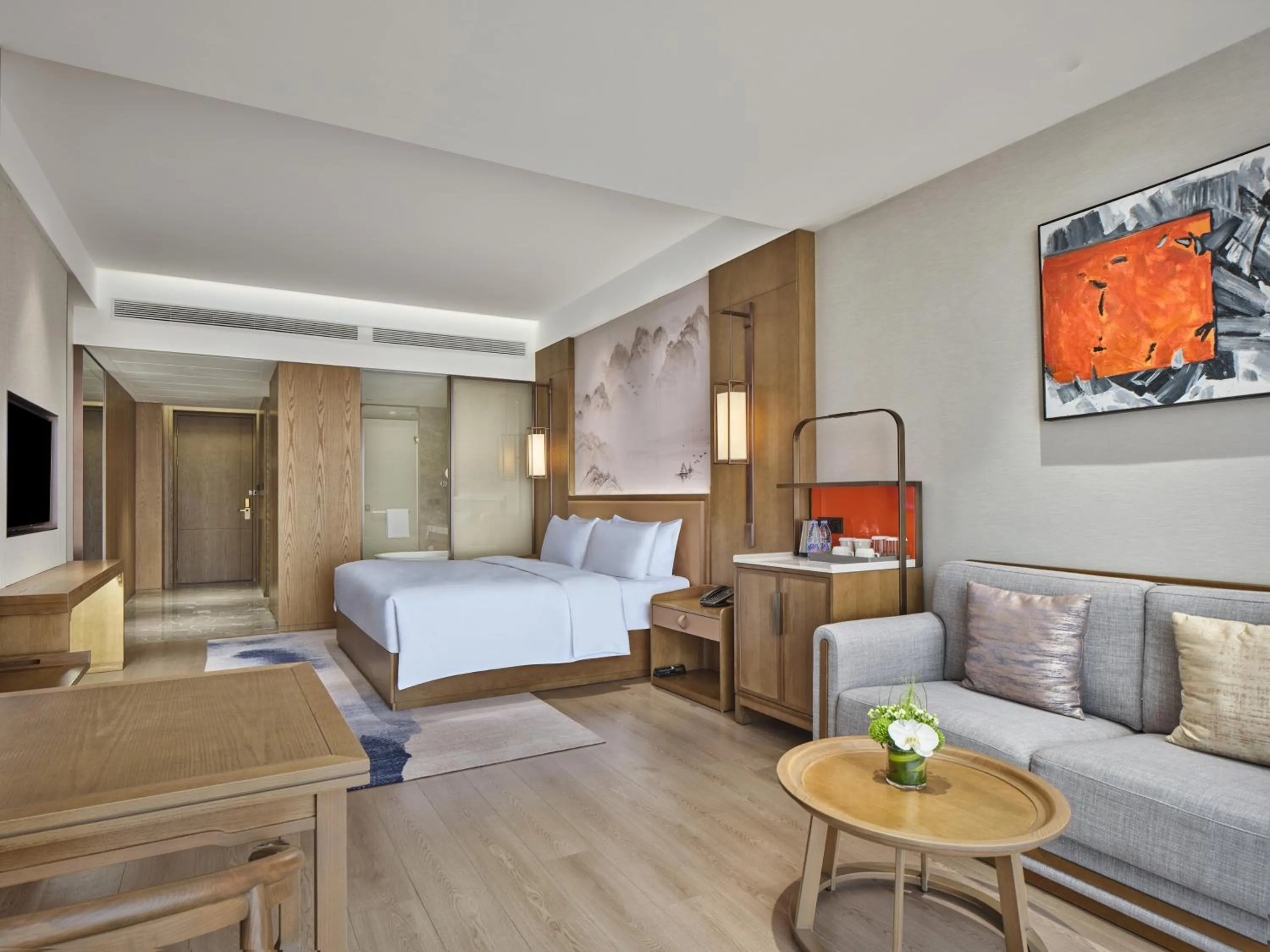 Photo of the whole room, Bed in Crowne Plaza Chengdu Wuhou by IHG