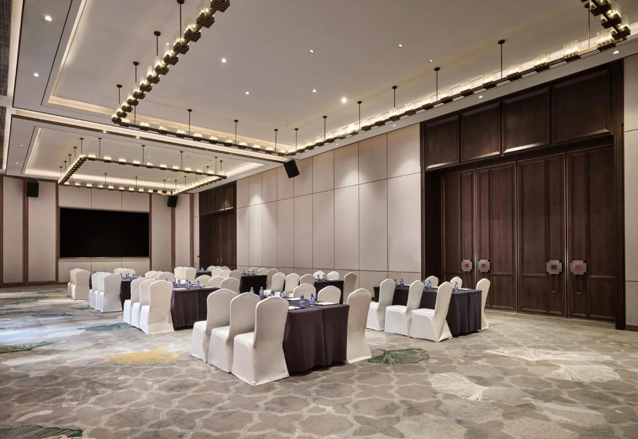 Meeting/conference room in Crowne Plaza Chengdu Wuhou by IHG