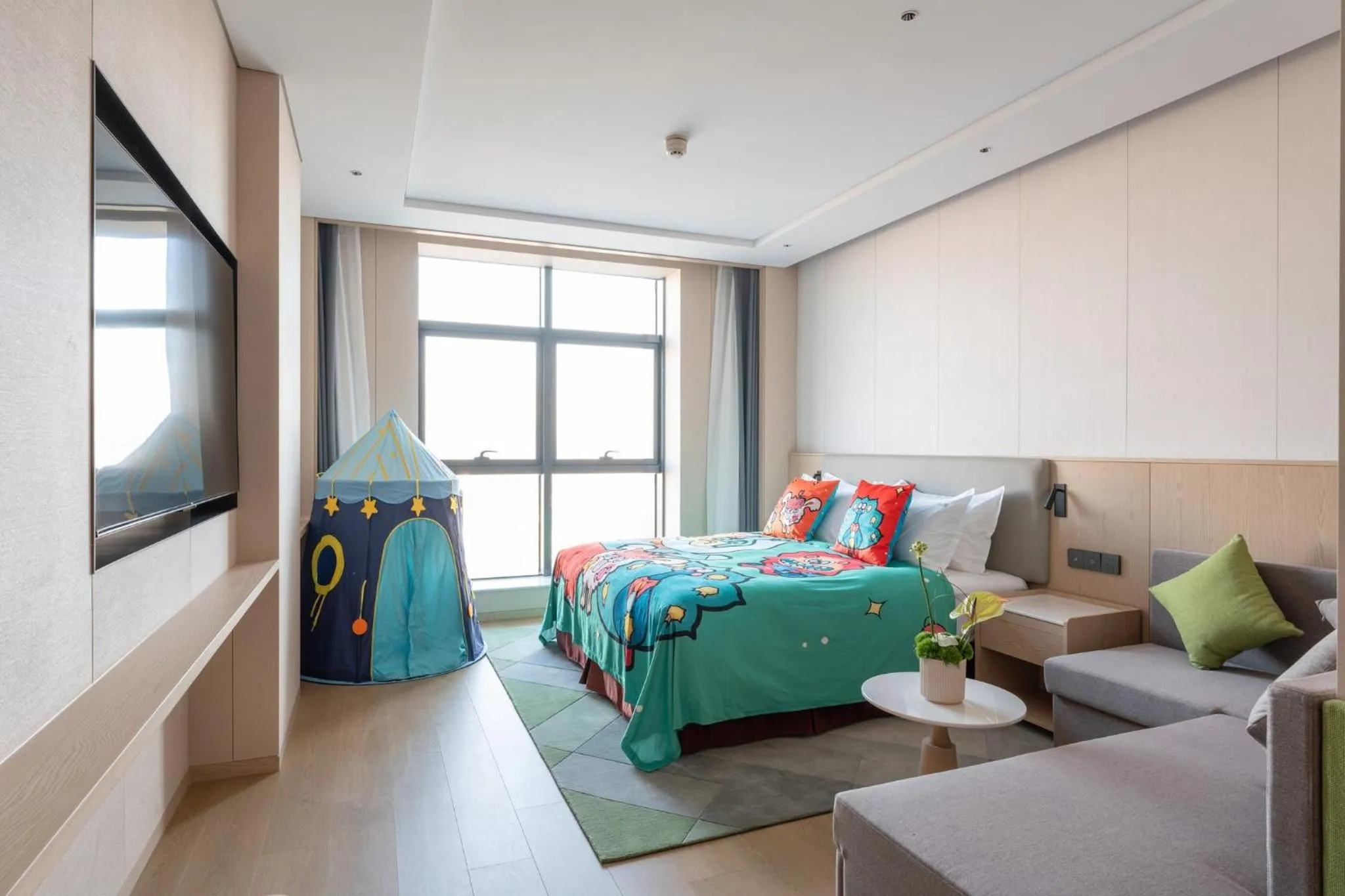 Photo of the whole room, Bed in Holiday Inn Taiyuan Sunshine by IHG