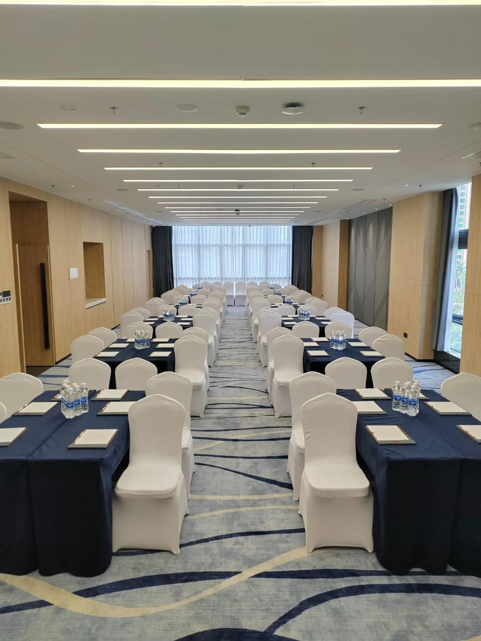 Meeting/conference room in Holiday Inn Express Guangzhou Panyu Dashi by IHG