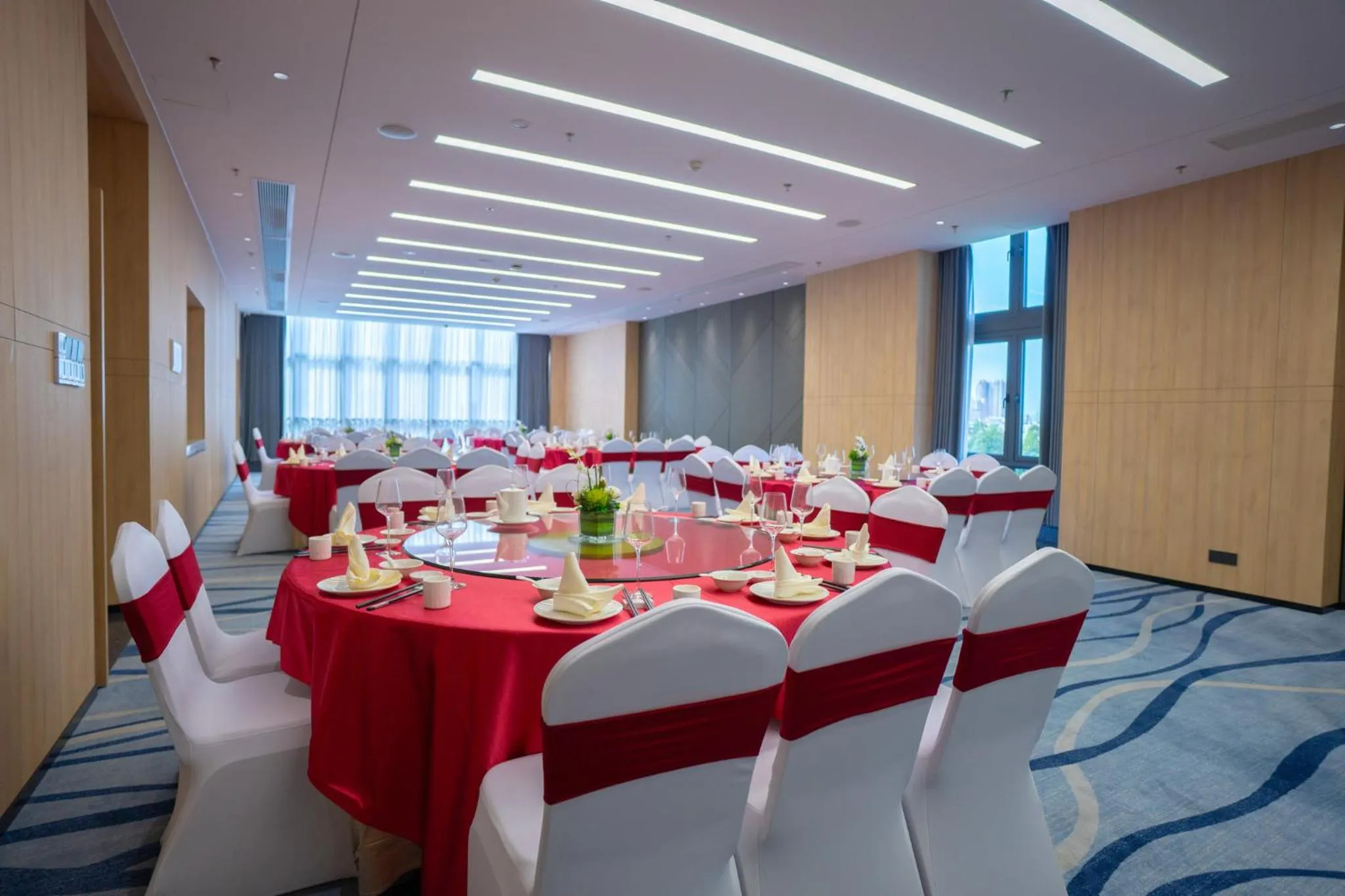 Meeting/conference room in Holiday Inn Express Guangzhou Panyu Dashi by IHG