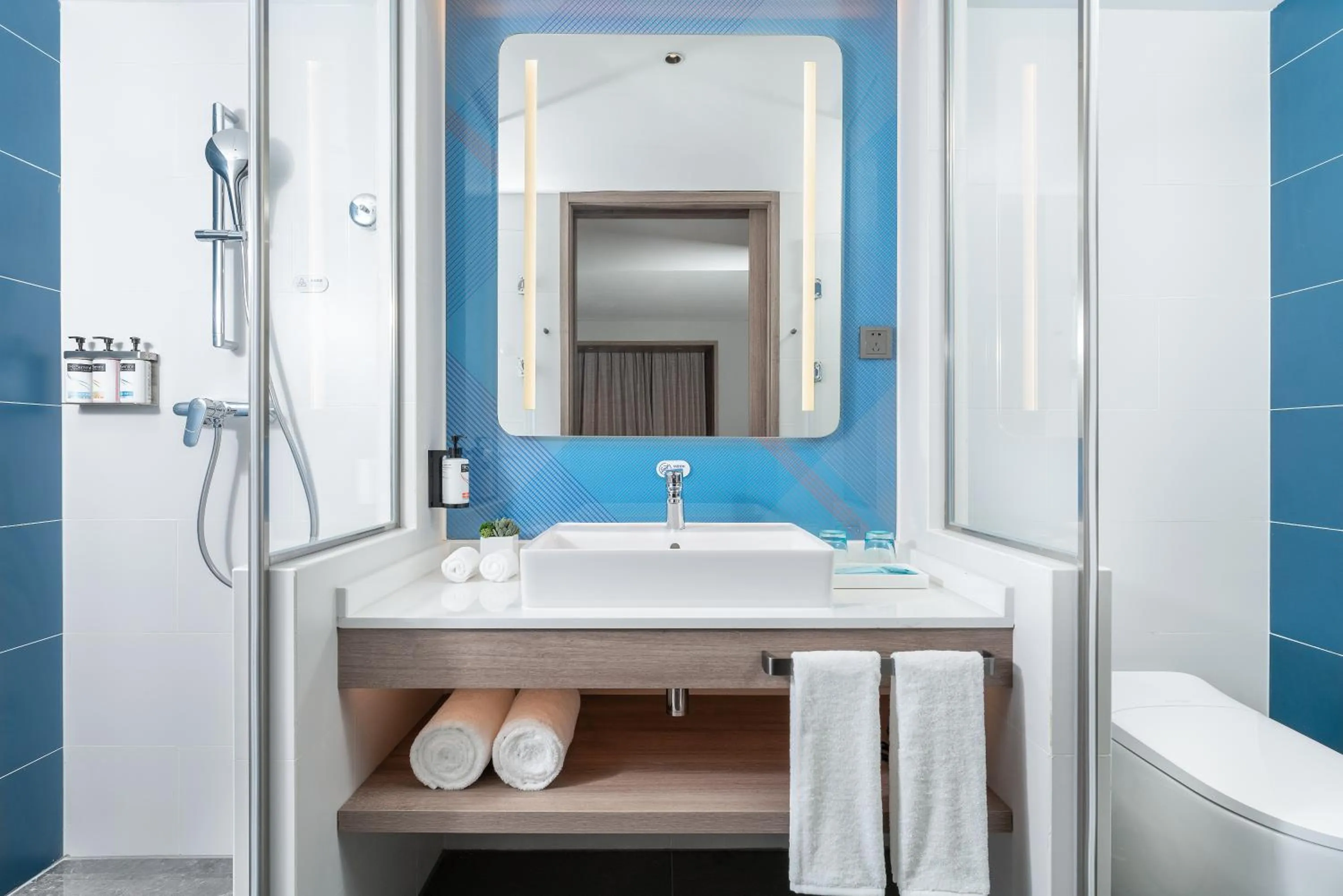 Bathroom in Holiday Inn Express Guangzhou Panyu Dashi by IHG