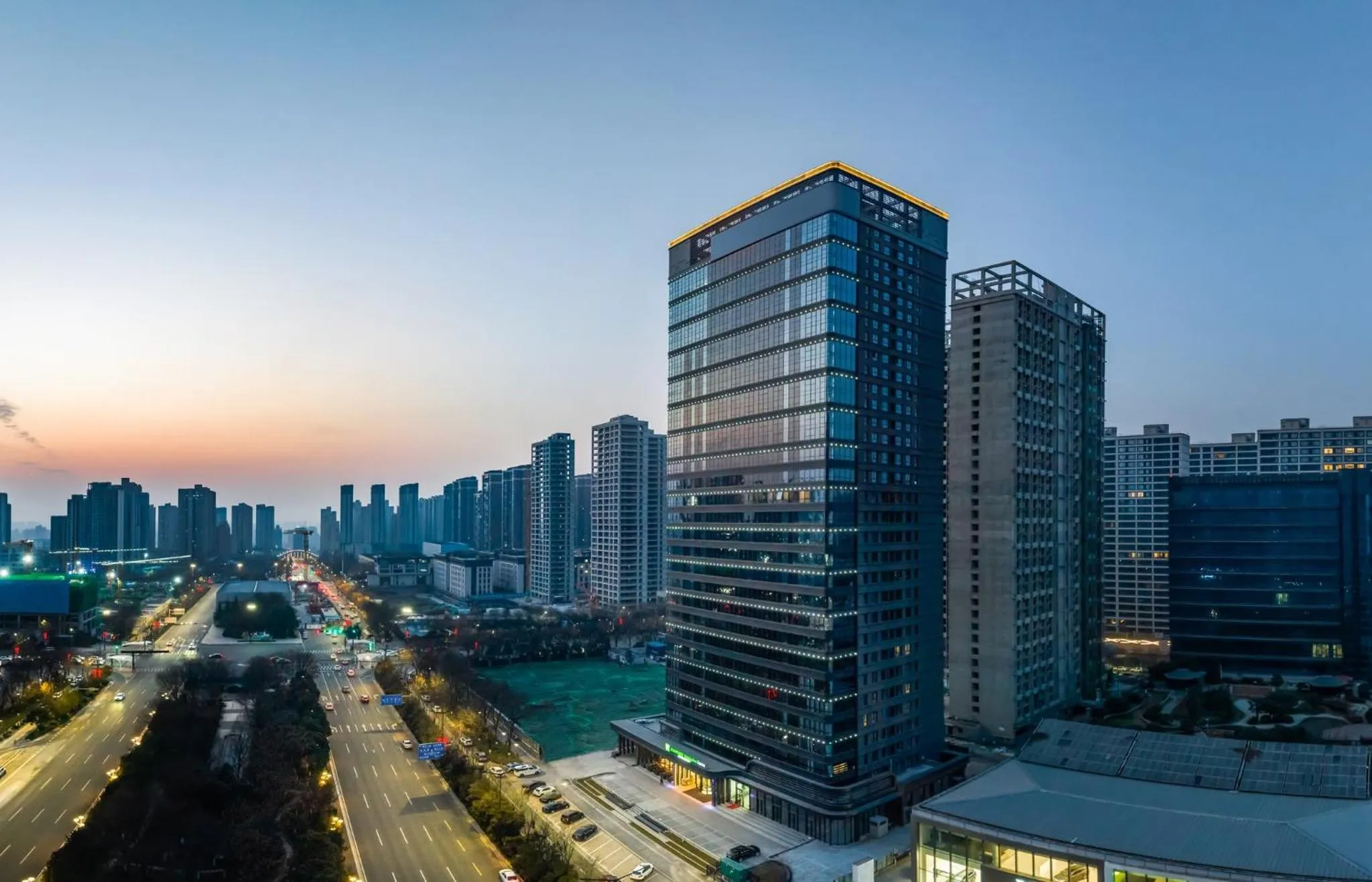Property building in Holiday Inn Express Xi'an Aerospace Town by IHG