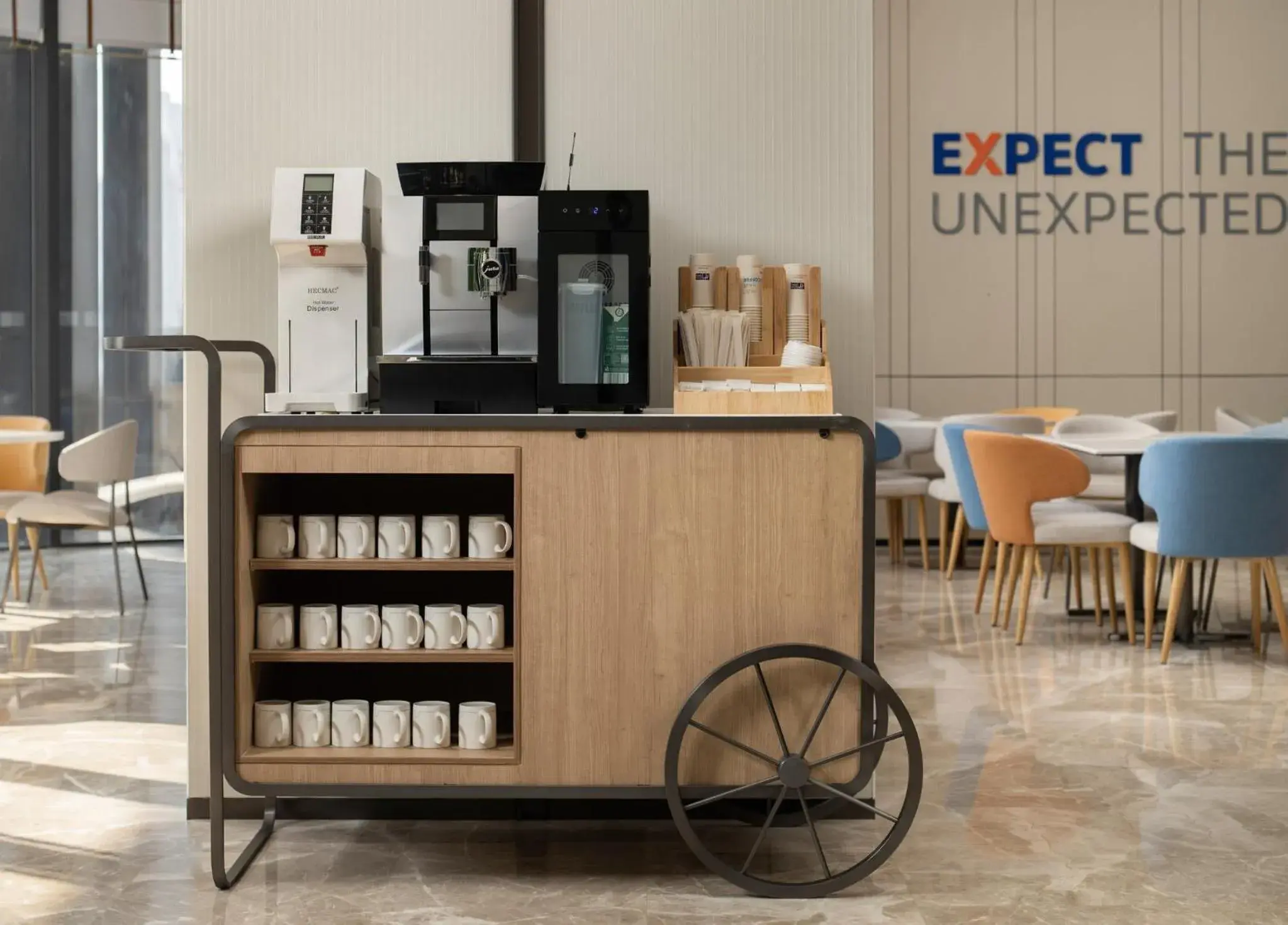 Property building in Holiday Inn Express Xi'an Aerospace Town by IHG Property building in Holiday Inn Express Xi'an Aerospace Town by IHG