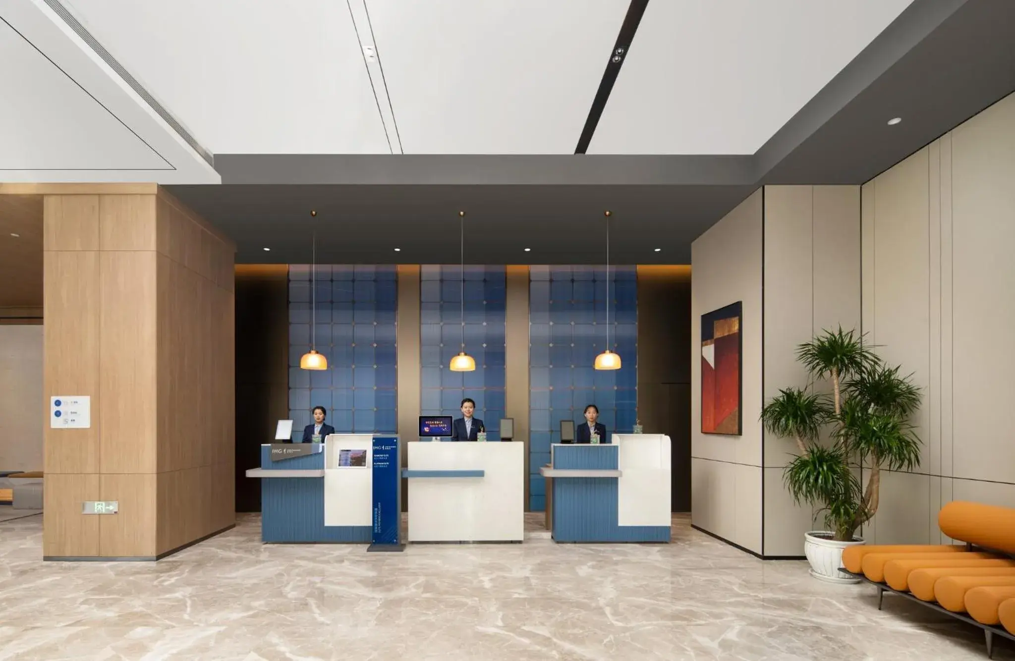 Property building in Holiday Inn Express Xi'an Aerospace Town by IHG Property building in Holiday Inn Express Xi'an Aerospace Town by IHG