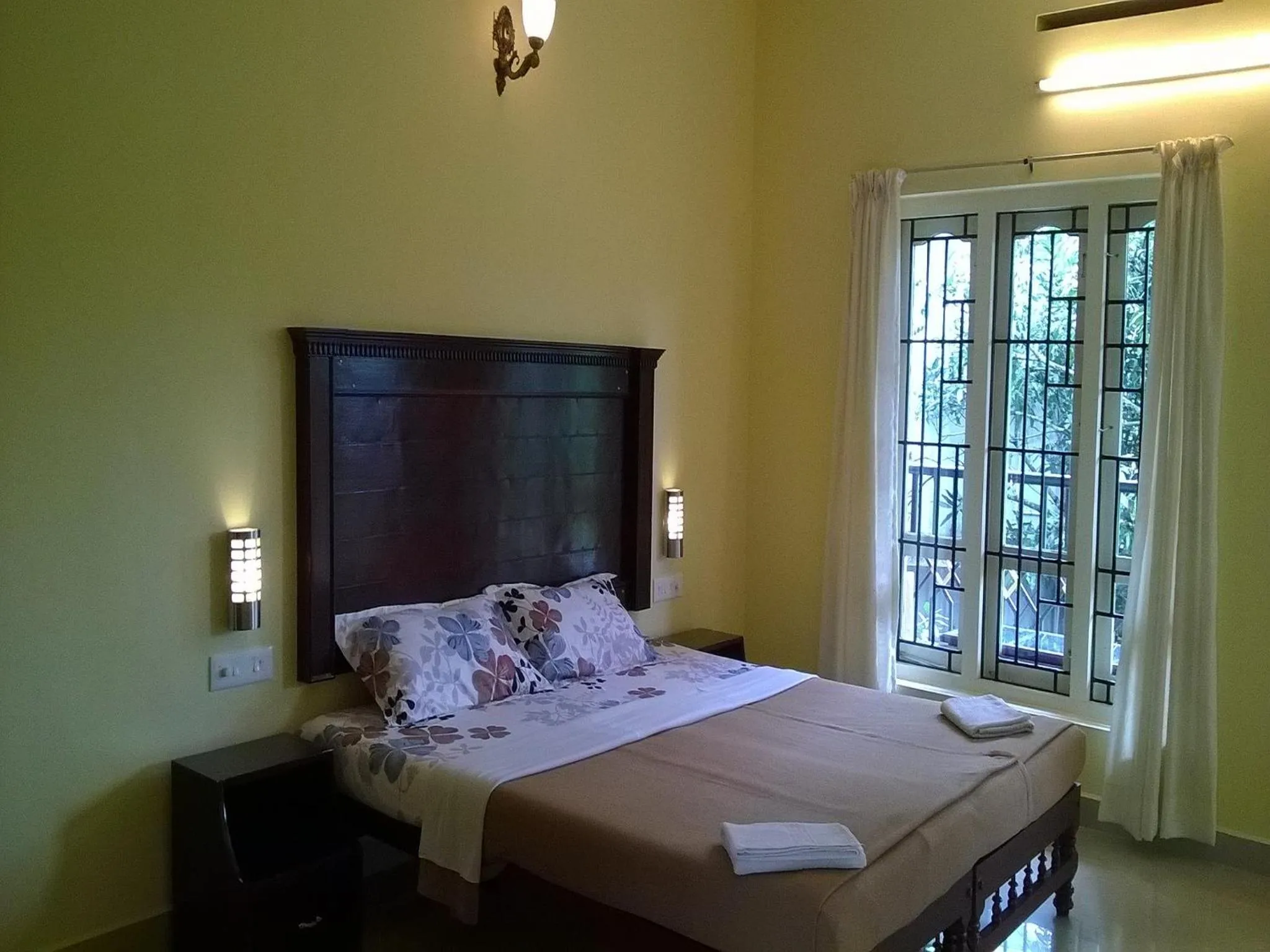 Bedroom, Bed in Kerala House