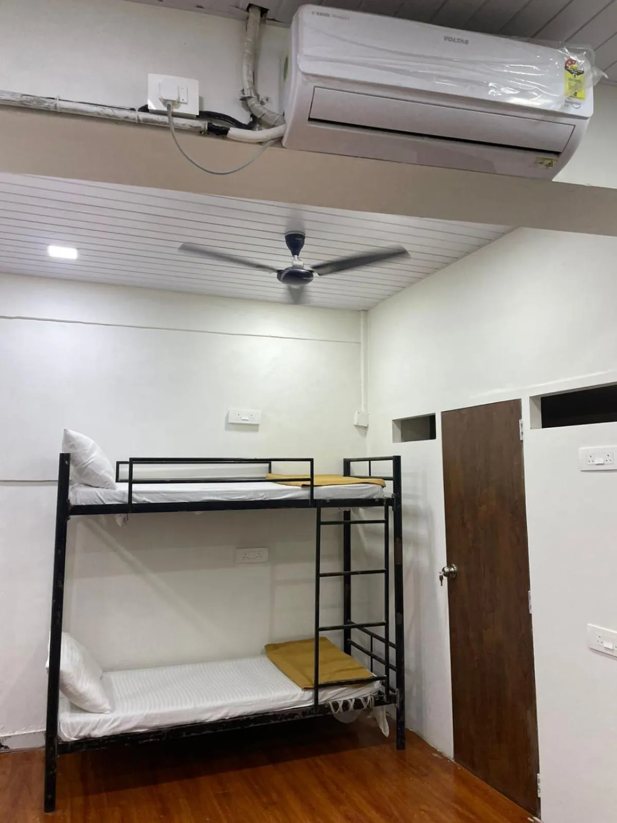 bunk bed, Bed in Grand Dyad Hotel - Near Kokilaben Hospital Andheri West