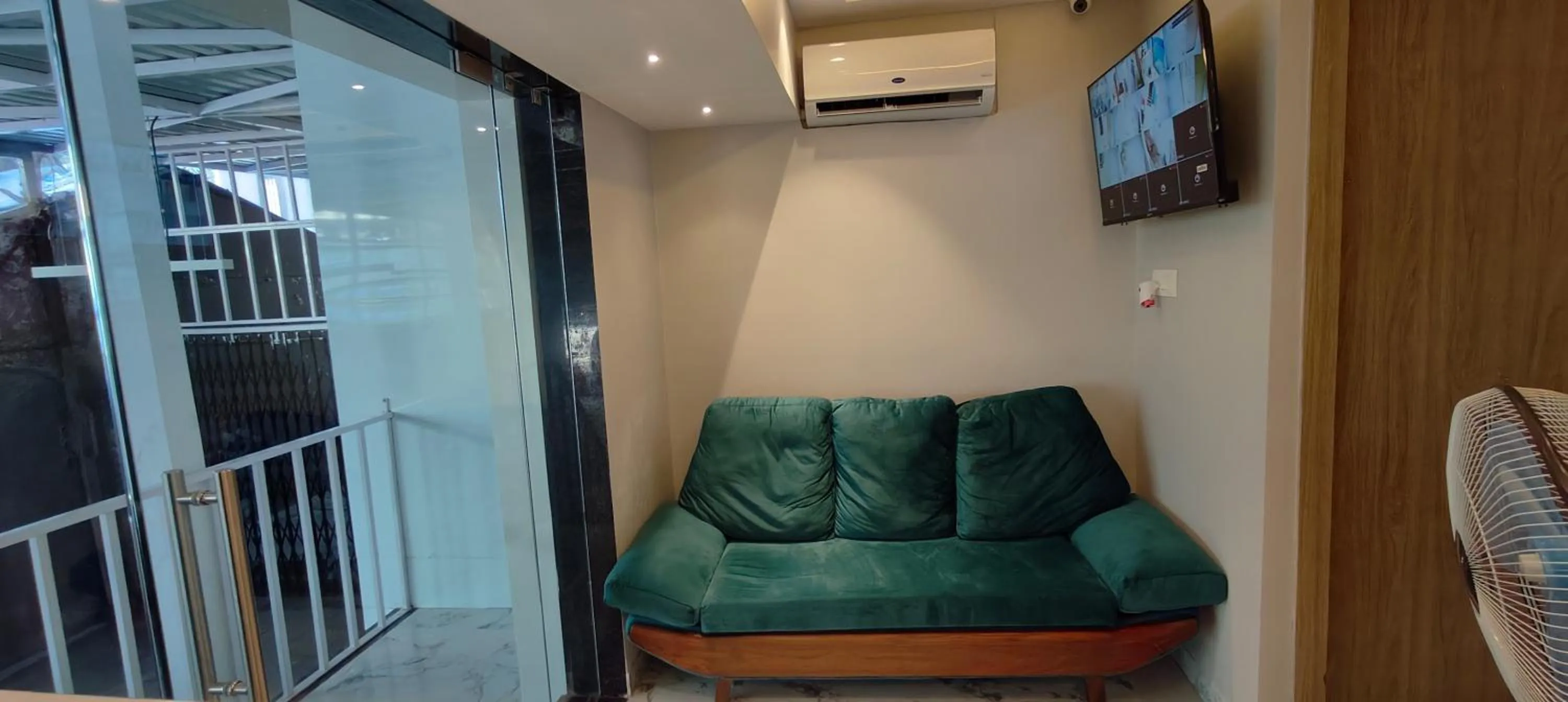 Lobby or reception in Grand Dyad Hotel - Near Kokilaben Hospital Andheri West