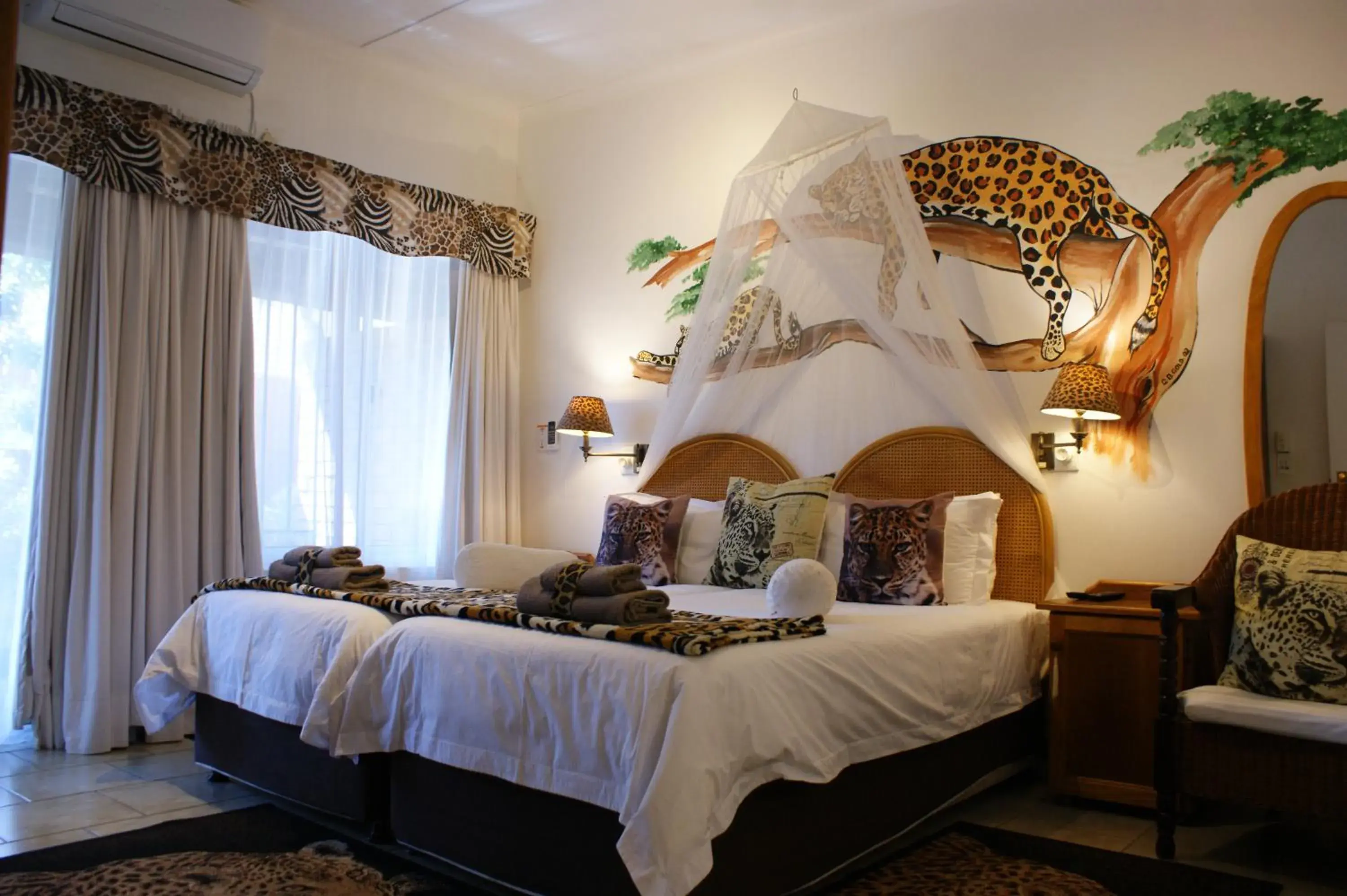 Double or Twin Room with Patio - single occupancy in Bhangazi Lodge Bed & Breakfast Double or Twin Room with Patio - single occupancy in Bhangazi Lodge Bed & Breakfast