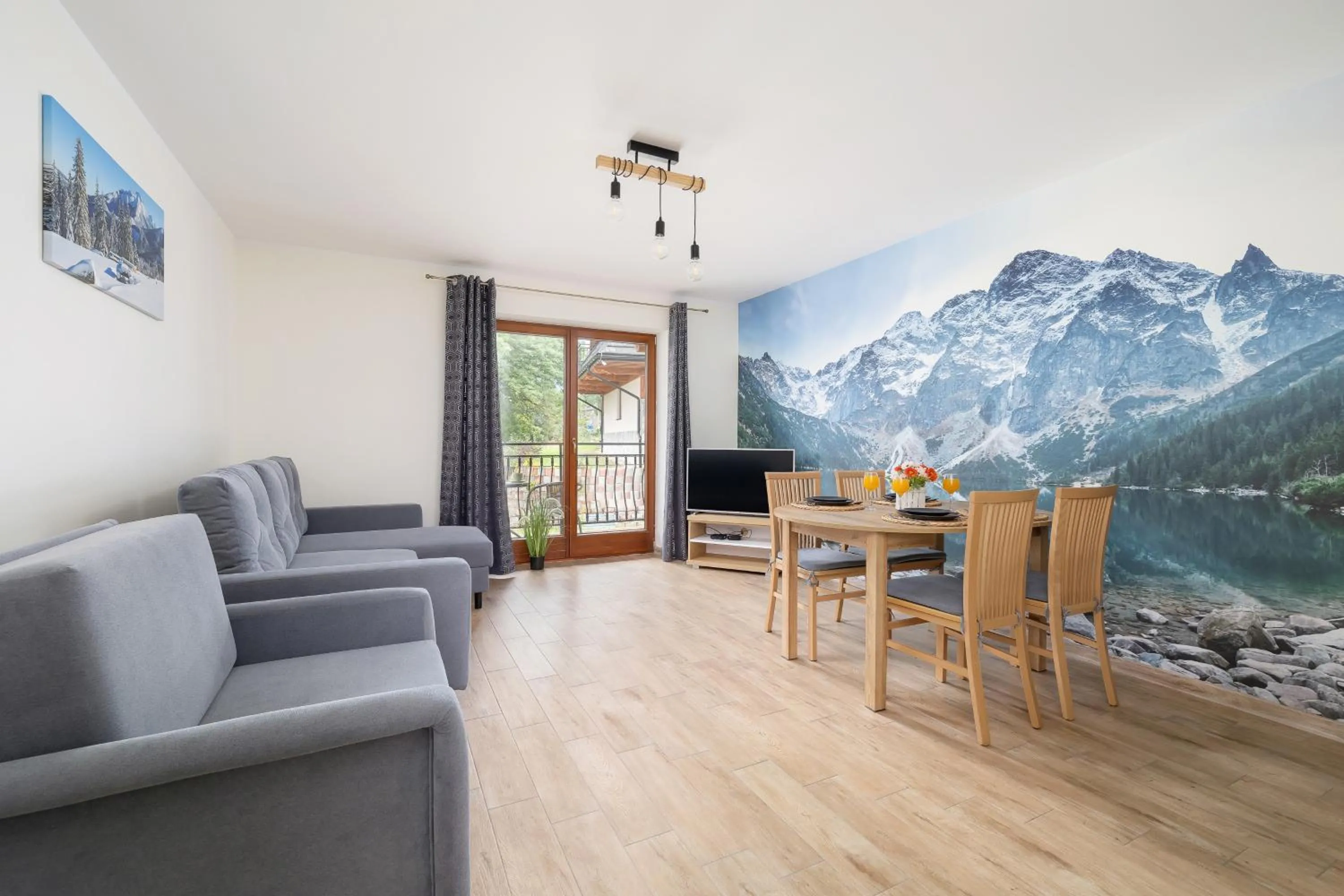 Communal lounge/ TV room in Salwatoriańska Apartments Mountain View Zakopane by Noclegi Renters