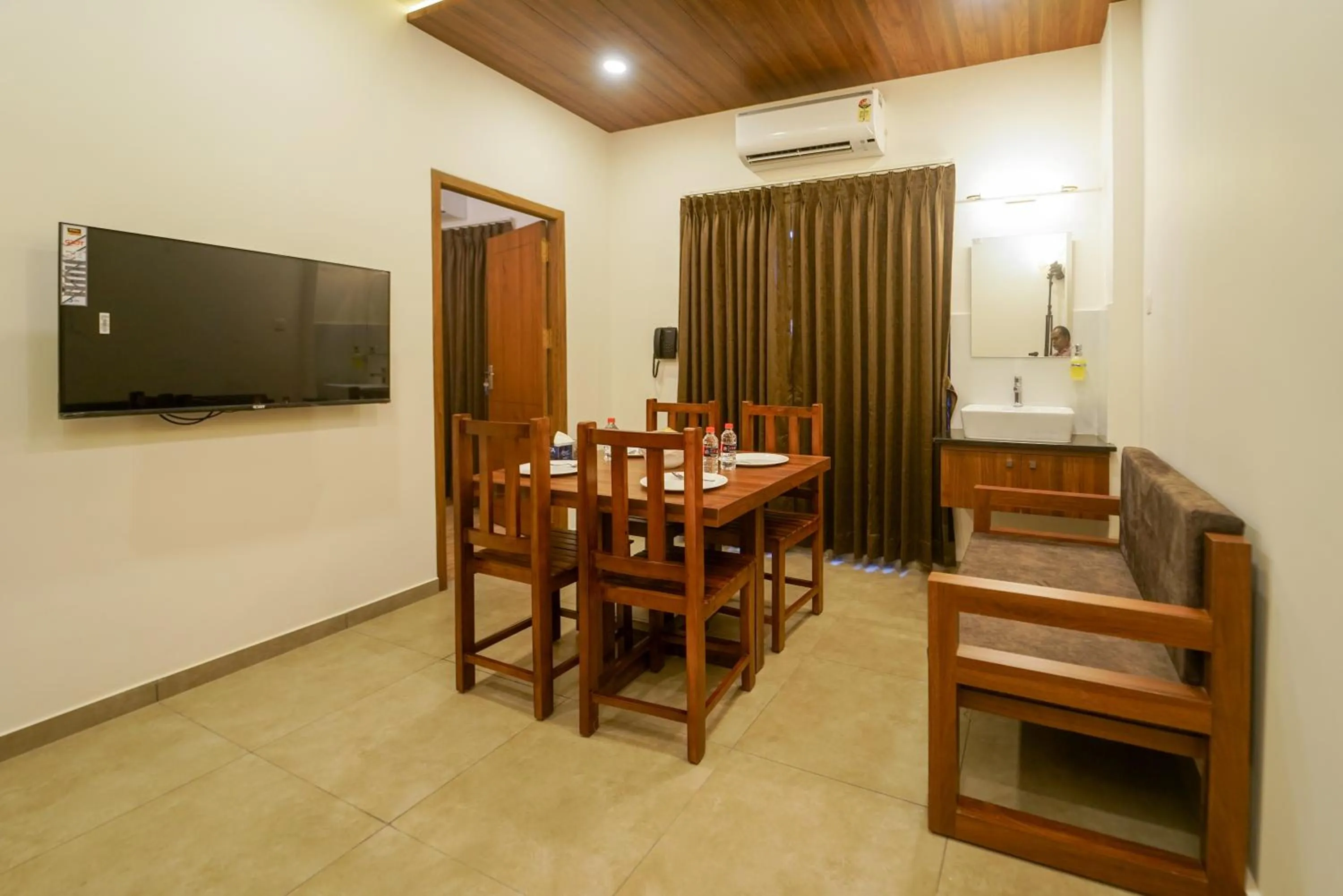 Dining area in Grand Plaza Inn