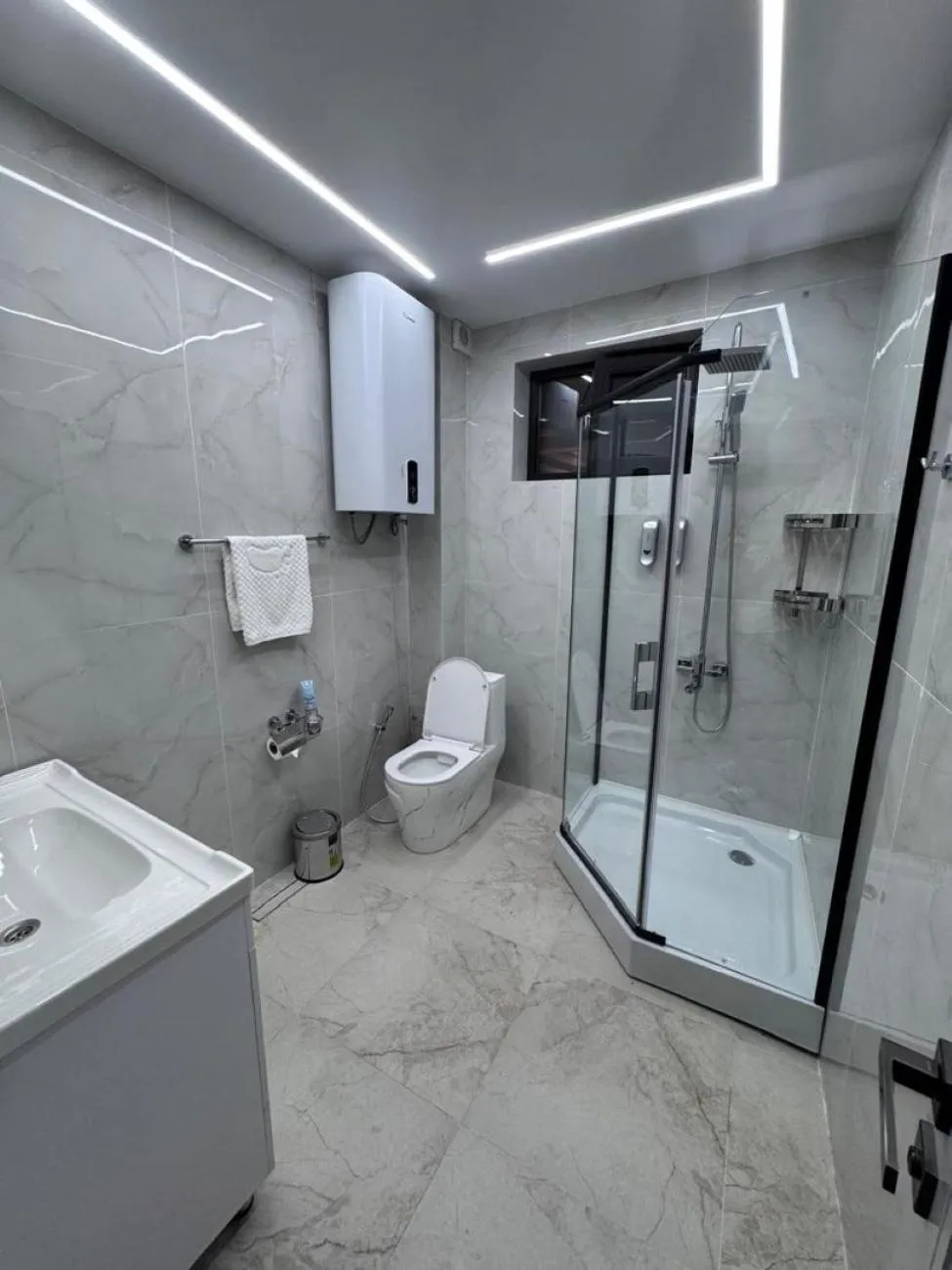 Shower in Kausar Hotel