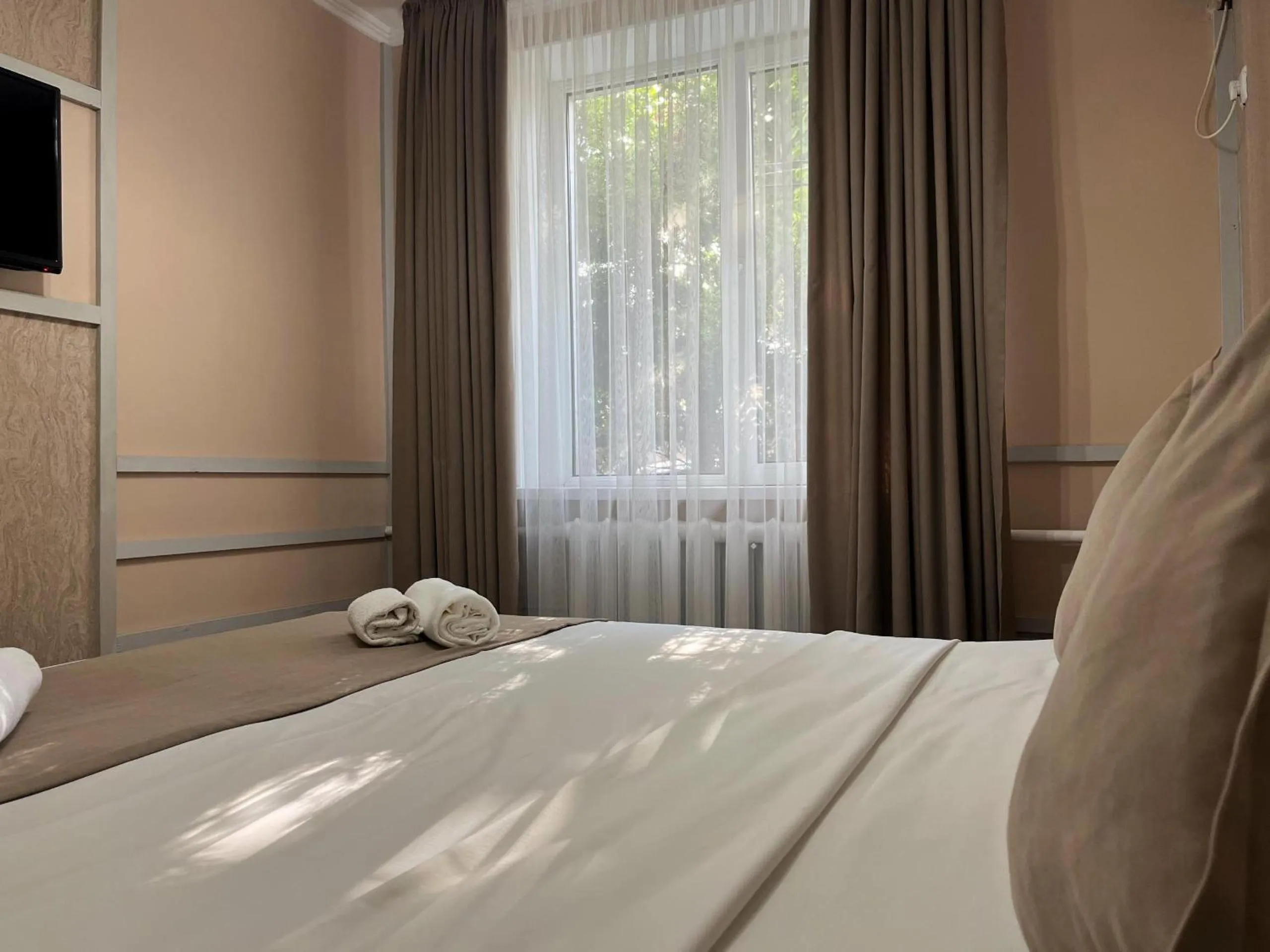 Photo of the whole room, Bed in Kausar Hotel